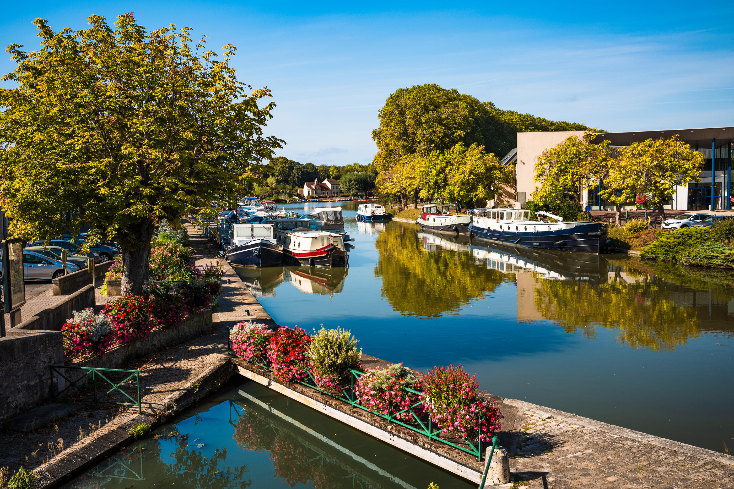 Le canal de Briare qui a été victime du manque d'eau a pu rouvrir ce lundi 12 septembre 2022. DR/Istock