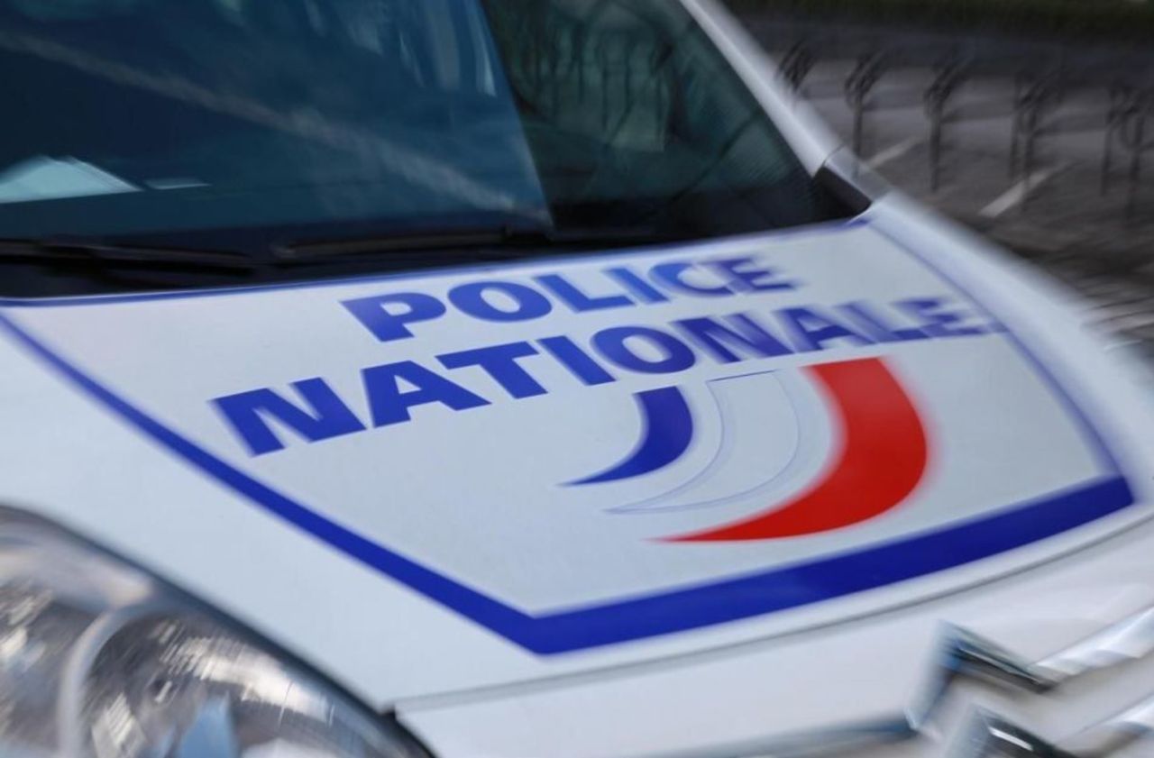 <b></b> Les policiers ont interpellé deux voleurs en flagrant délit grâce à un enfant de 10 ans qui a pu les prévenir à temps.