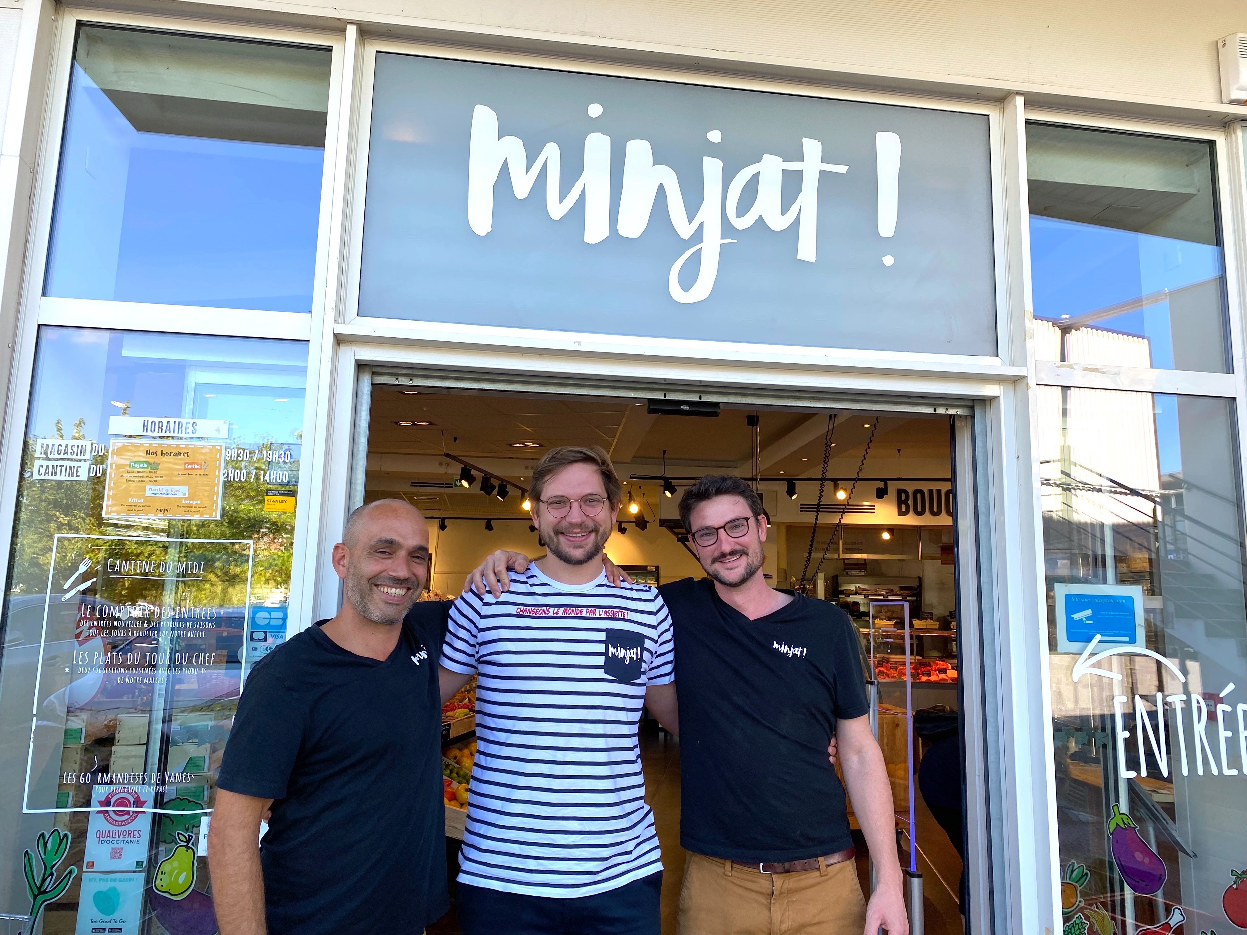 De gauche à droite, les trois fondateurs de Minjat!, David Pagès, Anton Dmitriev, Cyril Picot, devant le nouveau local à Colomiers, en Haute-Garonne./LP/Paul Périé