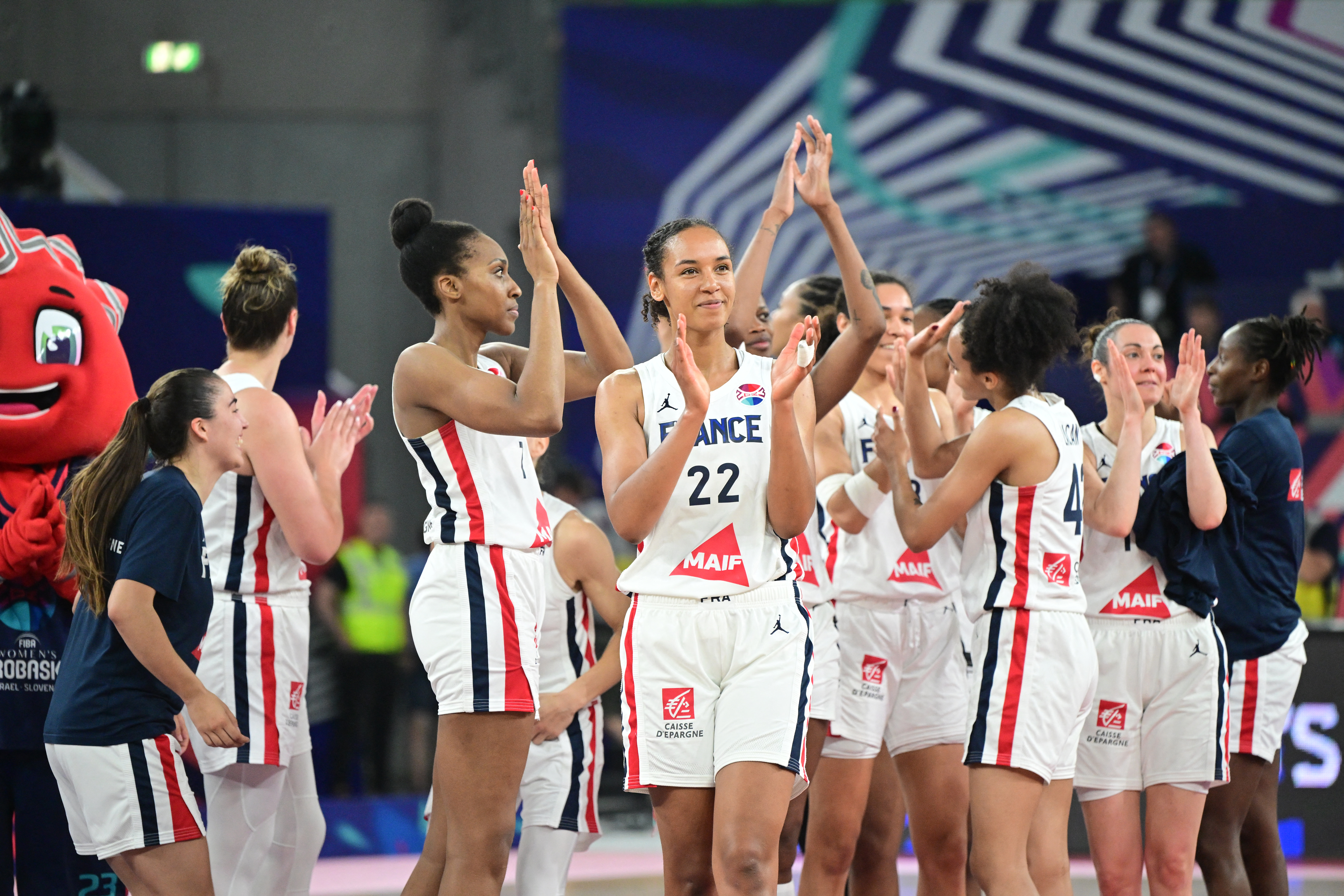 Marieme Badiane et l’équipe de France de basket (ici lors du dernier Euro, en juin) font partie des habituées du podium olympique. De là à rêver de médaille d’or ? AFP/Jure Makovec