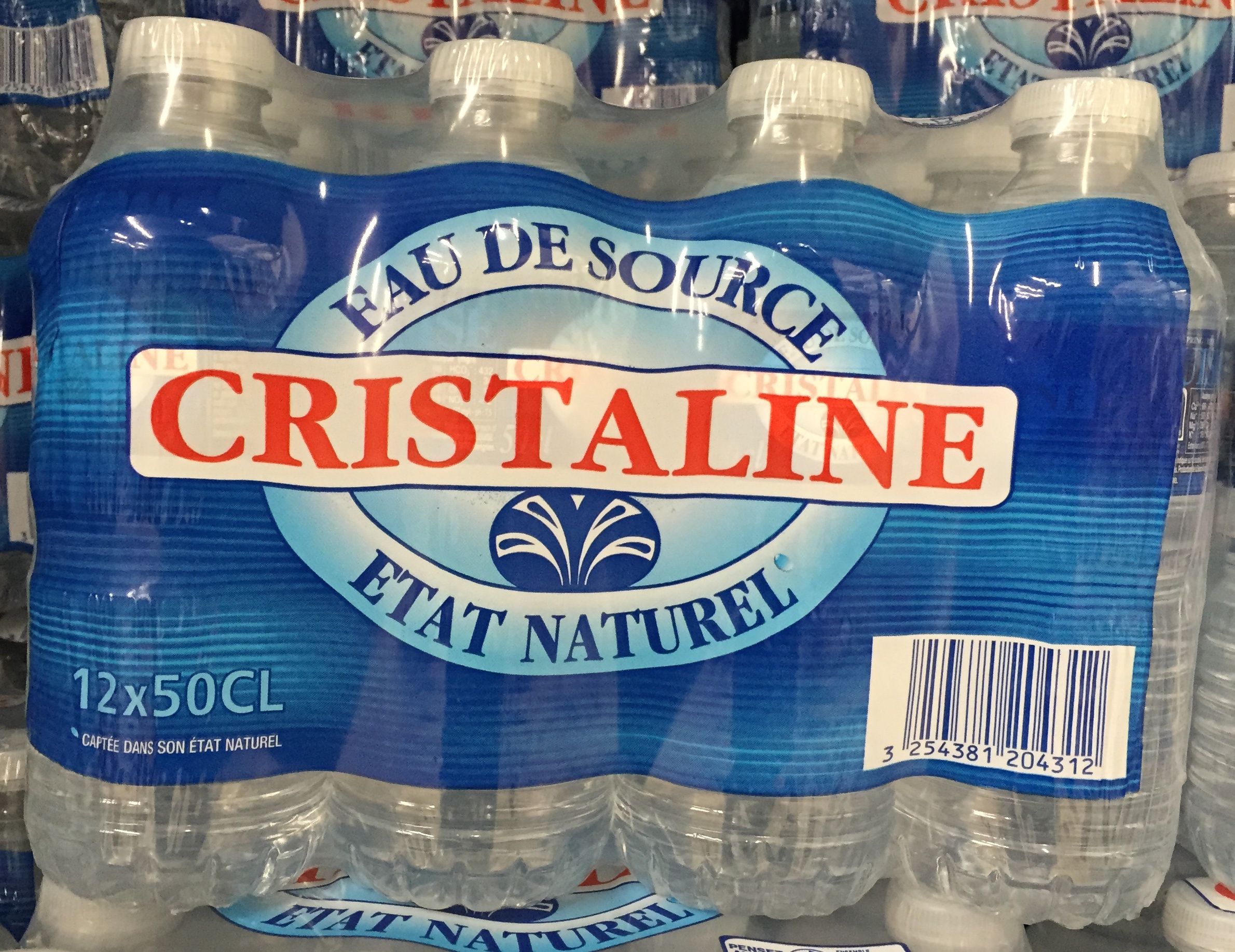 Inflation : le pack d'eau Cristaline va augmenter, une première