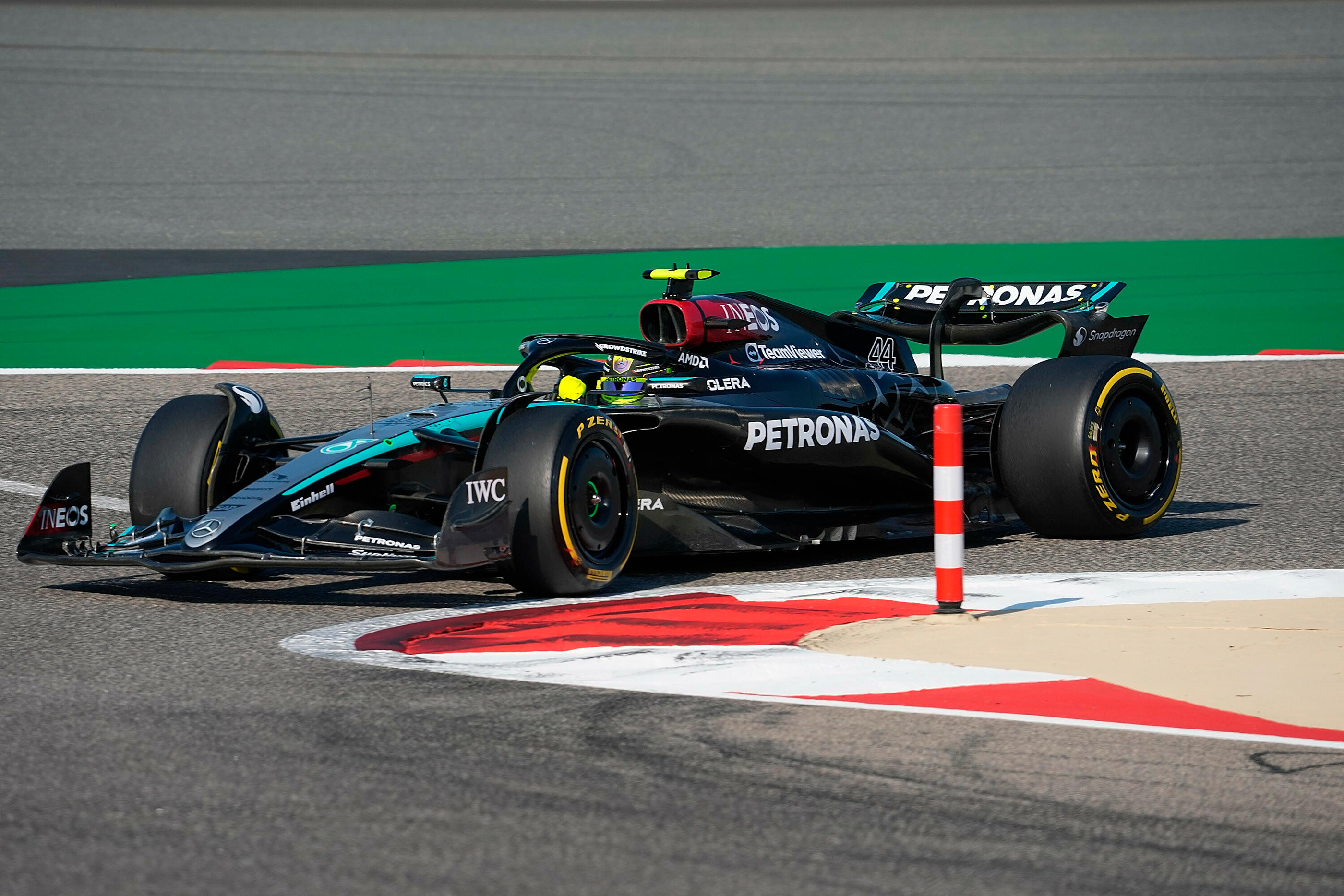 Lewis Hamilton a signé le meilleur temps de la deuxième séance d'essais libres à Bahreïn. Icon Sport