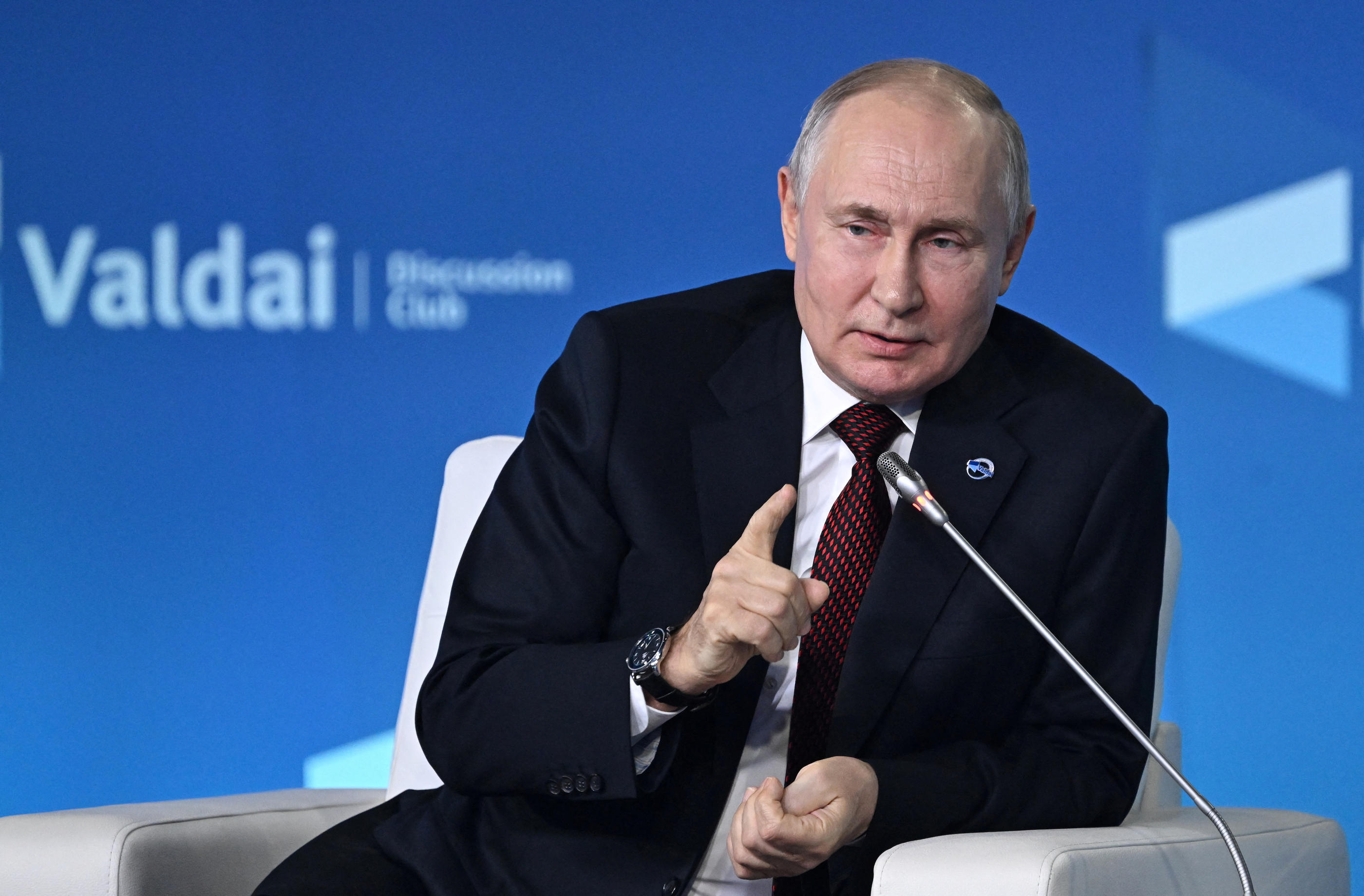 Vladimir Poutine au Poutine au forum politique de Valdaï en Russie Sputnik/Grigory Sysoyev/Pool via REUTERS. 