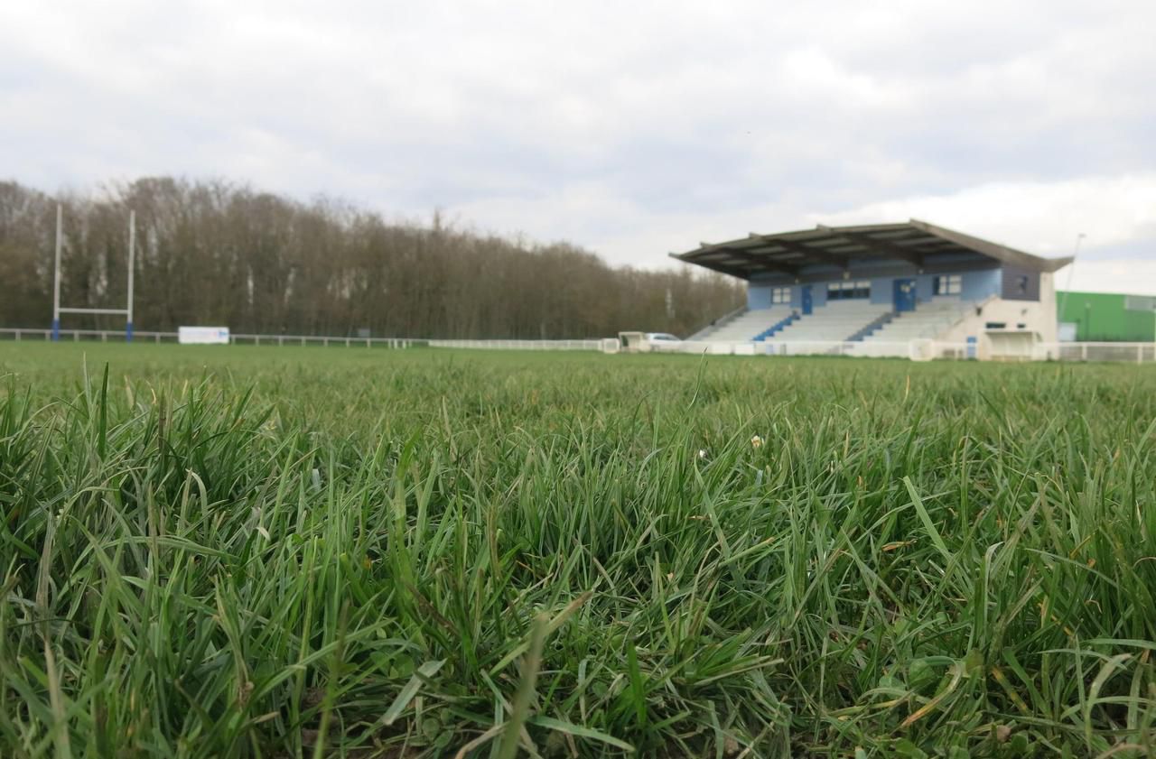 <b></b> Pontault-Combault, ce jeudi. Un terrain synthétique va être installé au stade Jean-Moulin, terrain des rugbymen locaux.