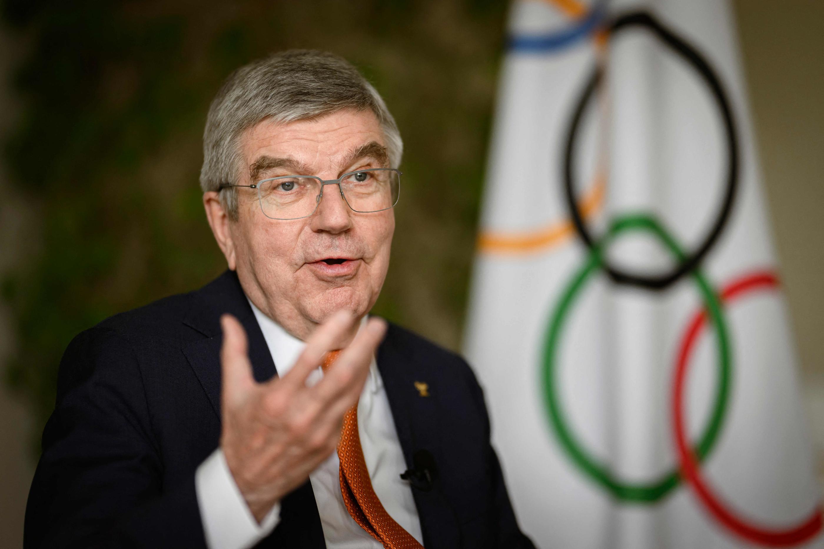 Le président du CIO Thomas Bach est revenu sur la présence d’athlètes palestiniens lors des JO de Paris et a déclaré que le Comité les invitera s’ils ne parviennent pas à se qualifier. AFP/GABRIEL MONNET