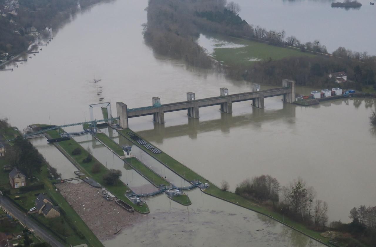 <b></b> Méricourt, le 3 février 2018. La commune - dont le barrage était devenu une marée de déchets lors des dernières crues - fait partie des communes concernées. 