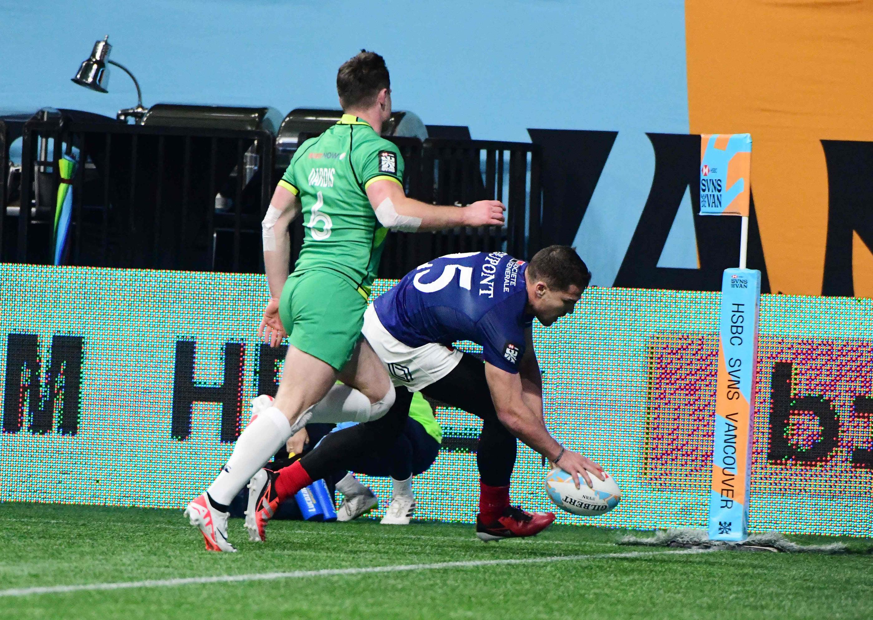 Antoine Dupont a marqué l'essai de la victoire face à l'Irlande lors du tournoi de Vancouver. (Don MacKinnon/AFP)