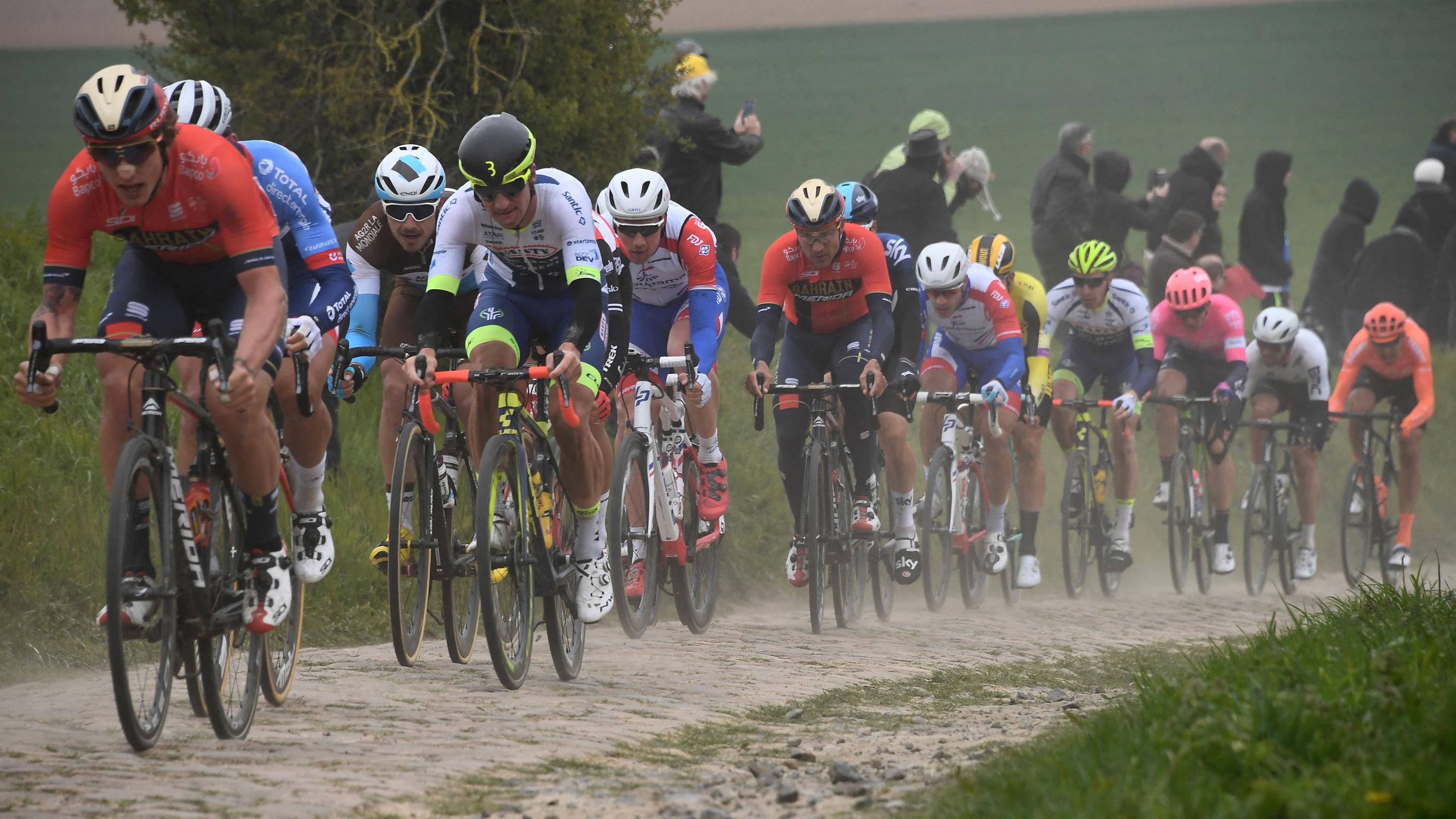 «C'est mort à 90%» : l'inquiétude grandit autour de Paris-Roubaix