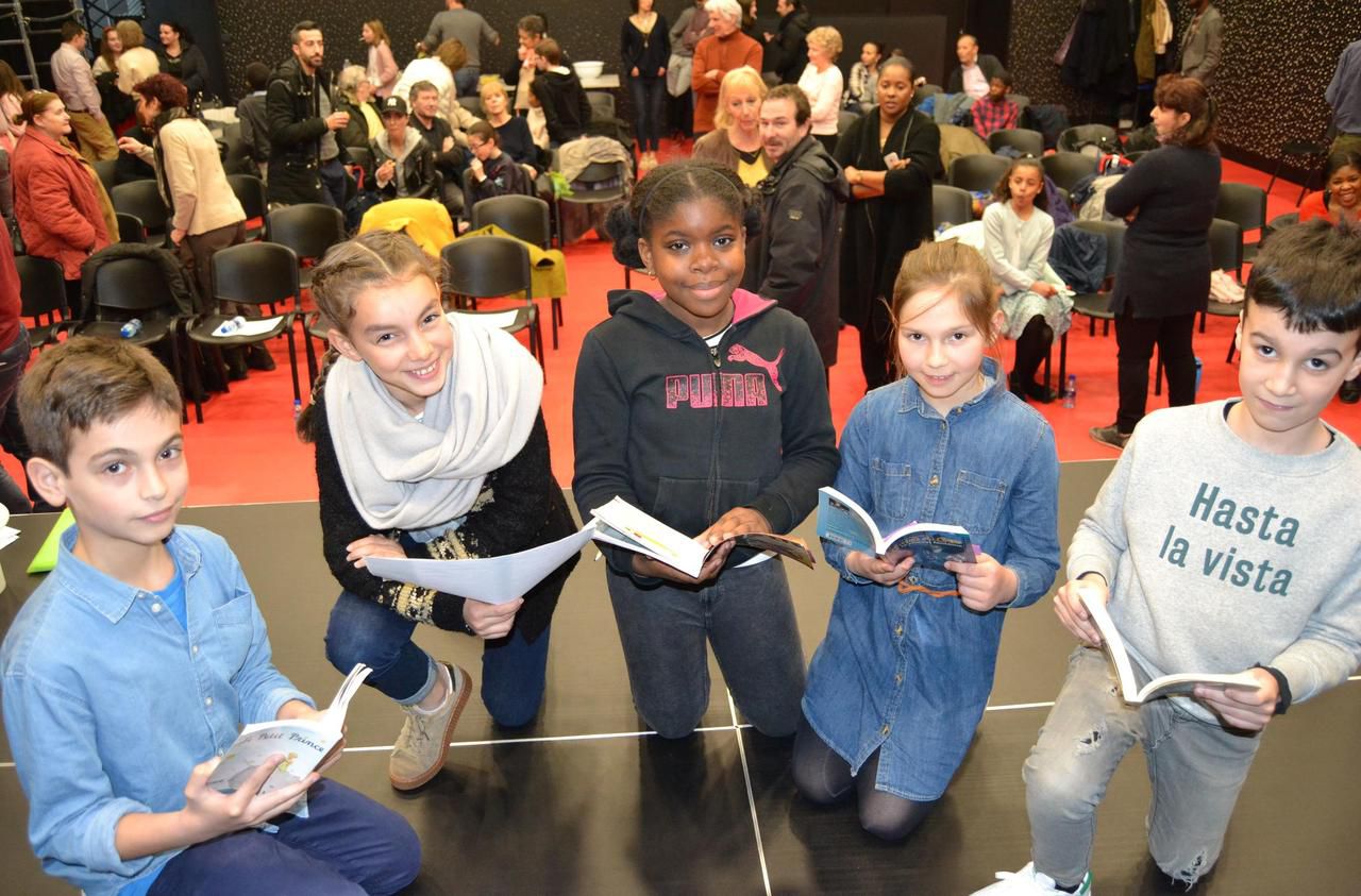 <b></b> Créteil, ce samedi. (De gauche à droite). Samuel, Anaé, Aïda, Louise, et Tayeb, tous en CM2, ont participé à la finale départementale du concours de lecture à voix haute. 