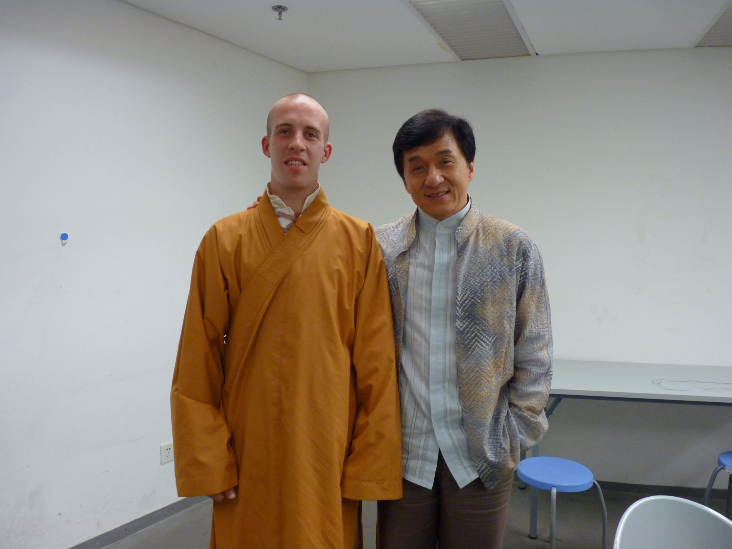 Lorsqu'il vivait dans le très fermé temple de Shaolin en Chine, Mickaël Renaut, alias Shaolin YanYou, a eu l'occasion de rencontrer Jackie Chan. /Mickaël Renaut