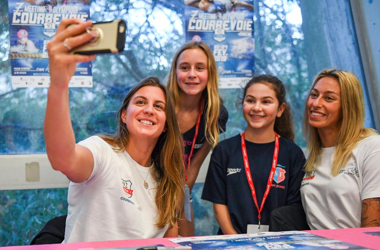 <b></b> Les nageuses Charlotte Bonnet (à gauche) et Fantine Lesaffre (à droite) seront présentes lors du meeting de Courbevoie (Hauts-de-Seine) ce week-end.