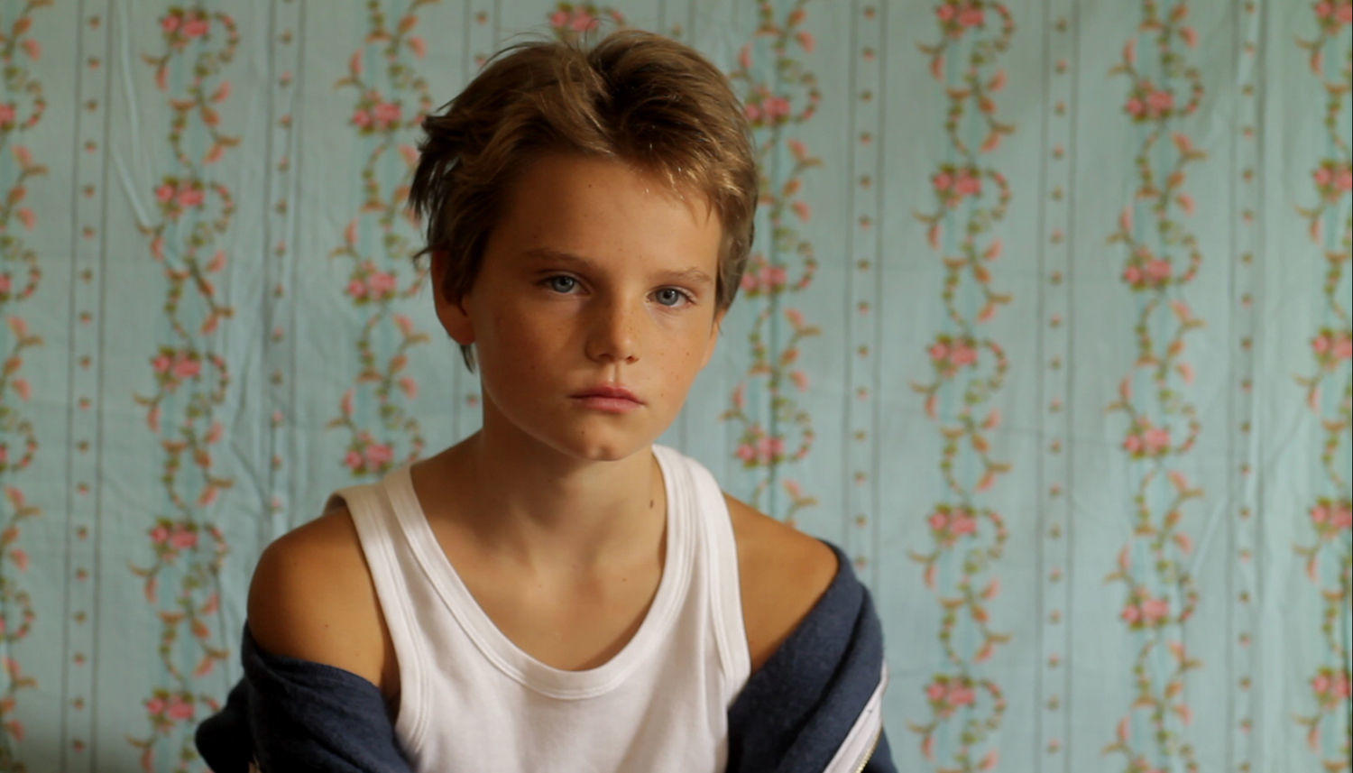 Sorti en 2011, « Tomboy » (« garçon manqué » en anglais), réalisé par Céline Sciamma, raconte l’histoire de Laure, 10 ans, qui se présente comme un garçon, sous le nom de Mickaël, aux camarades de son nouveau quartier. Photo Pyramide Films