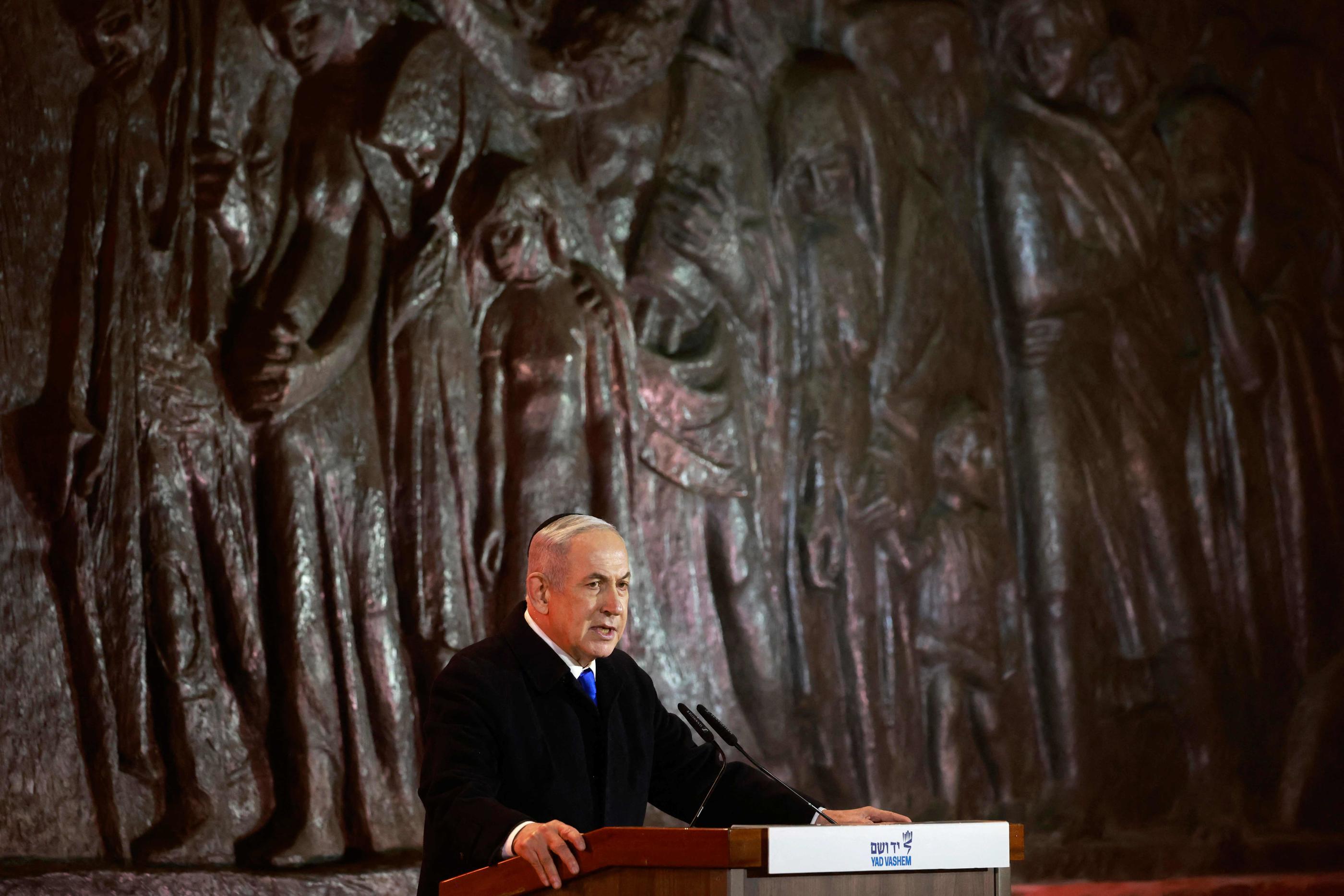 Lors d’une cérémonie de commémoration de l’Holocauste au mémorial de Yad Vashem à Jérusalem, Benyamin Netanyahou a réaffirmé que rien ni personne n'empêchera Israël de se défendre. AFP/Menahem Kahana