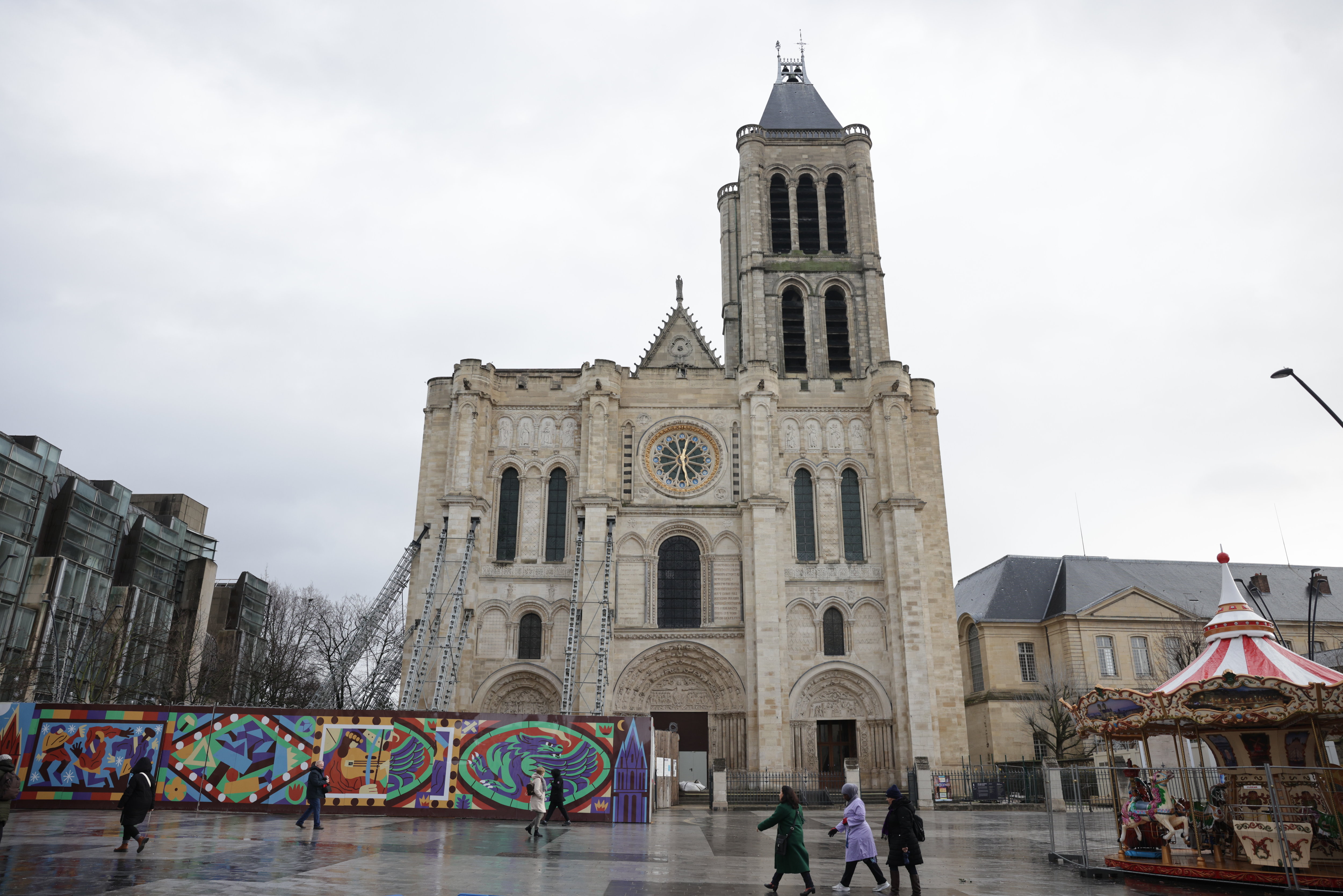 Saint-Denis, en janvier 2024. Airbnb a décidé de participer financièrement au chantier de remontage de la flèche de la basilique Saint-Denis. LP/Olivier Arandel