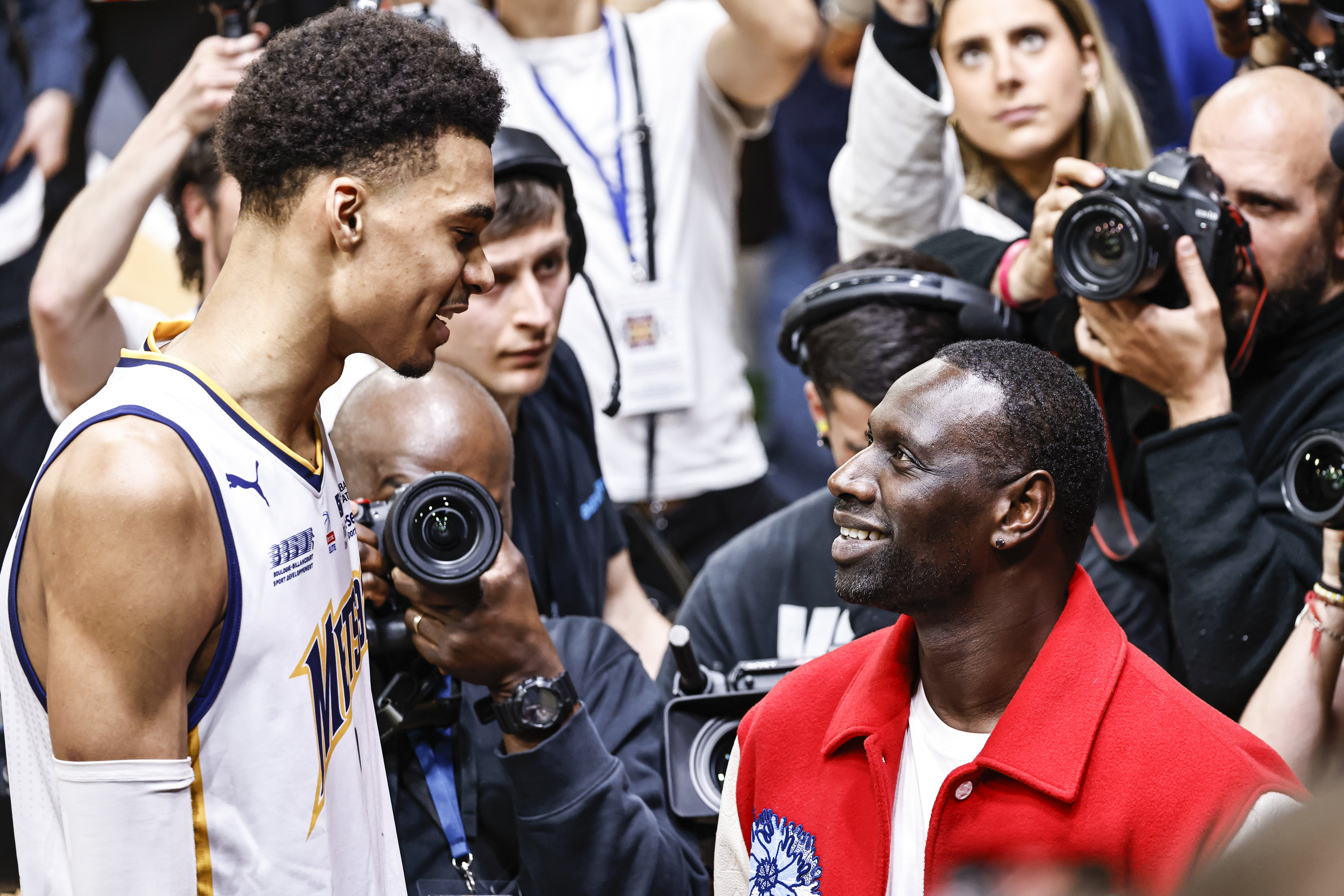 Wembanyama impressiona ao lado de Mbappé, mas não será o mais alto da  história da NBA - Jogada - Diário do Nordeste