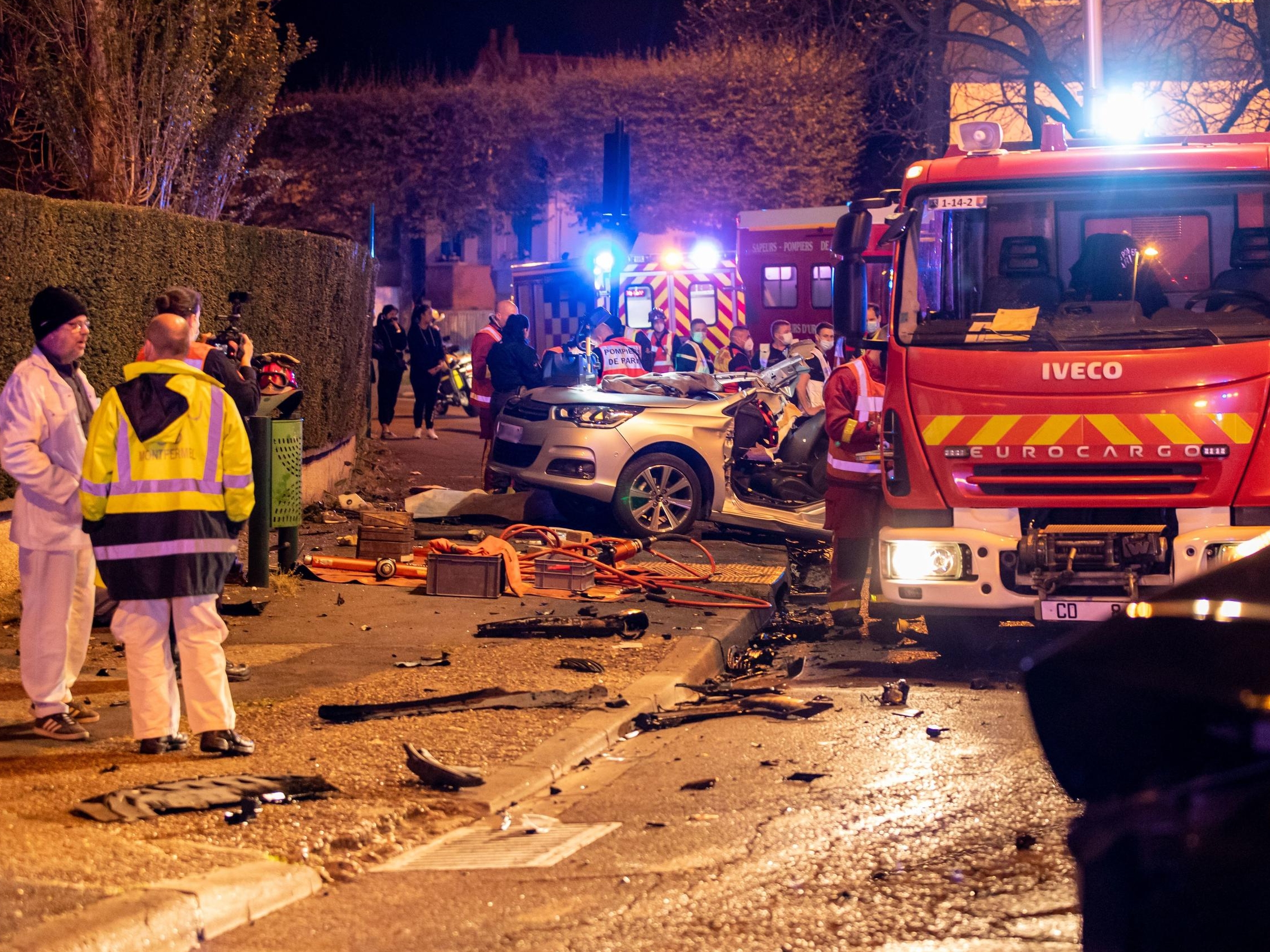 Aulnay-sous-Bois, dans la nuit du samedi 24 au dimanche 25 avril 2021. L'accident provoqué par un automobiliste en provenance du Val-de-Marne a fait deux morts et deux blessés, tous membres d'une même famille. BSPP/C.Nicolas