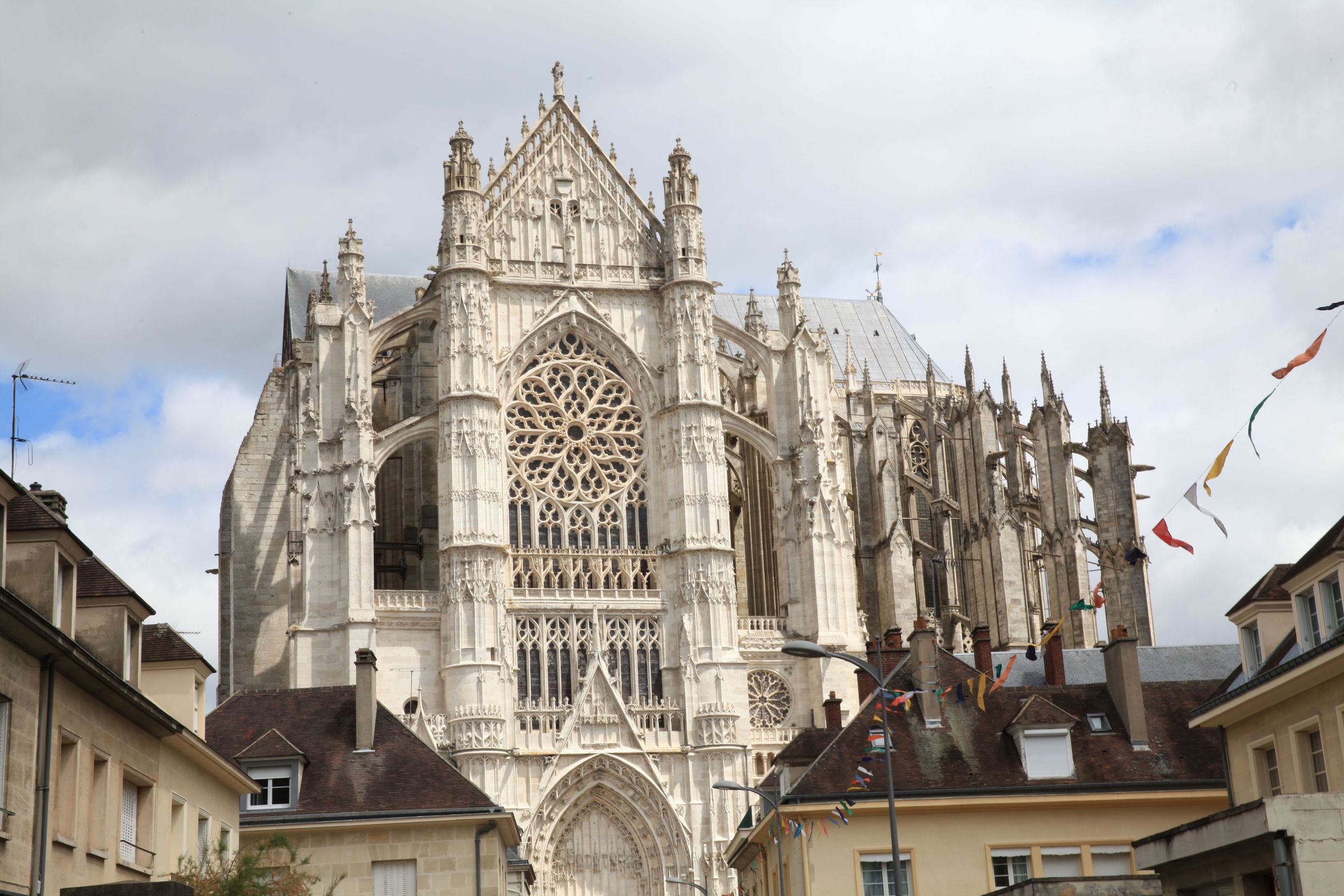 Beauvais. Située au cœur de la ville, la cathédrale Saint-Pierre mesure 48 mètre de haut. LP/O.B.