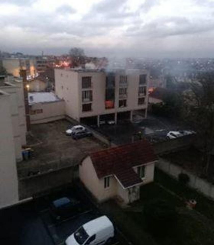 <b></b> Savigny-sur-Orge. Les locataires des 20 appartements de l’immeuble ont été évacués et ne pourront pas regagner leur domicile avant 24 heures au moins.