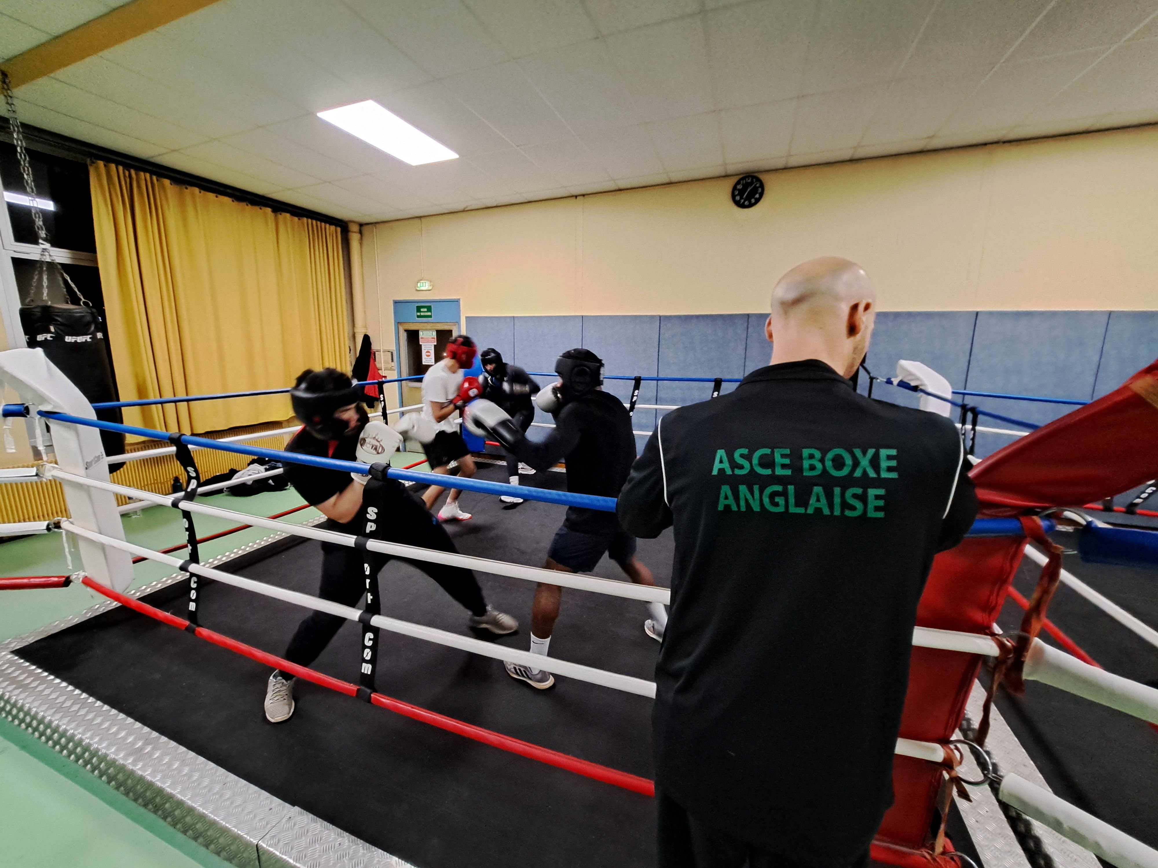 Corbeil-Essonnes (Essonne), mercredi 10 janvier. La cohabitation est tendue entre les clubs de l'ASCE Boxe anglaise et l'ASCE Boxing club. LP/Th.D.