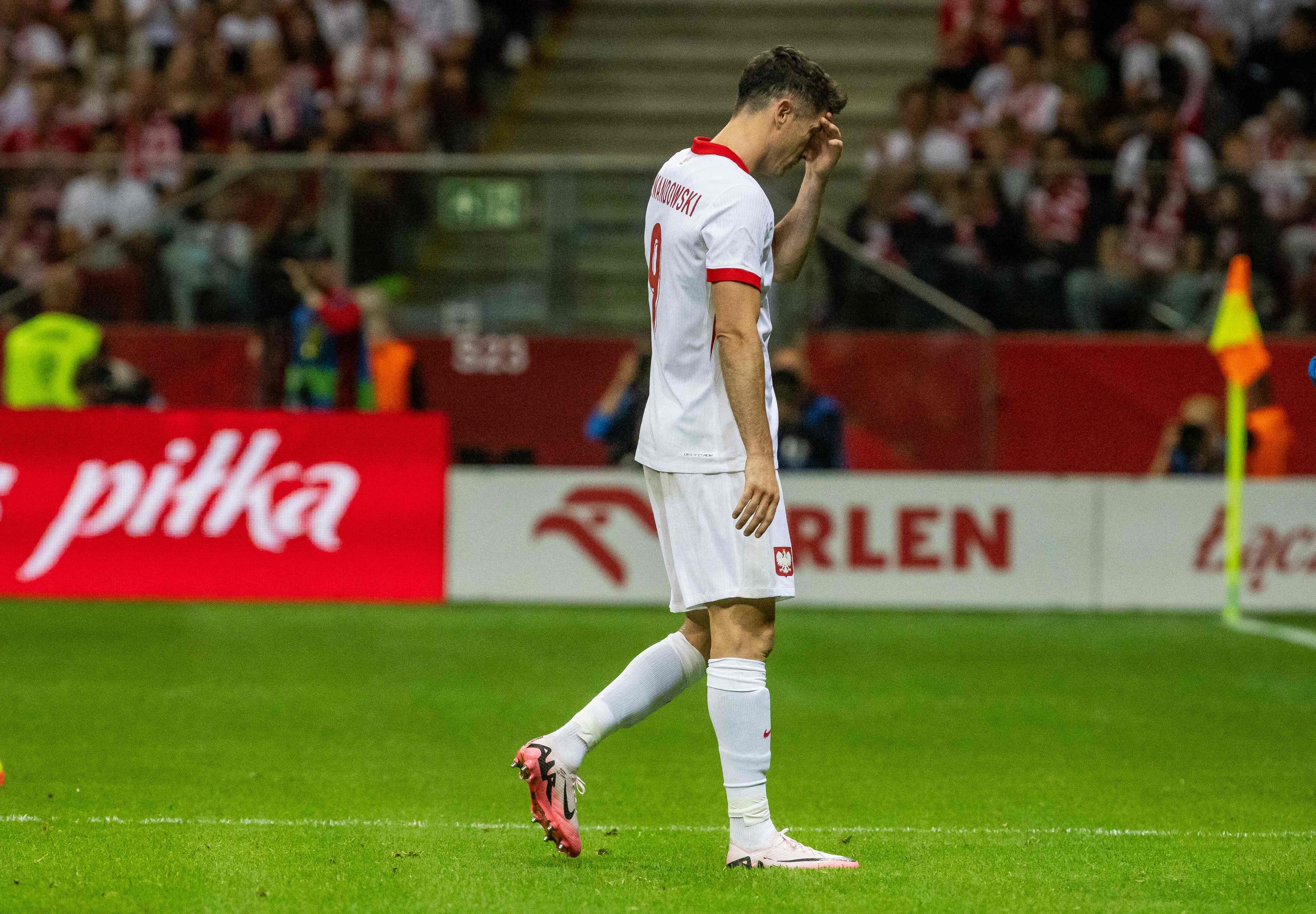 Robert Lewandowski a quitté ses partenaires sur blessure à moins d'une semaine de l'entrée en lice de la Pologne à l'Euro. (Photo by Wojtek Radwanski / AFP)