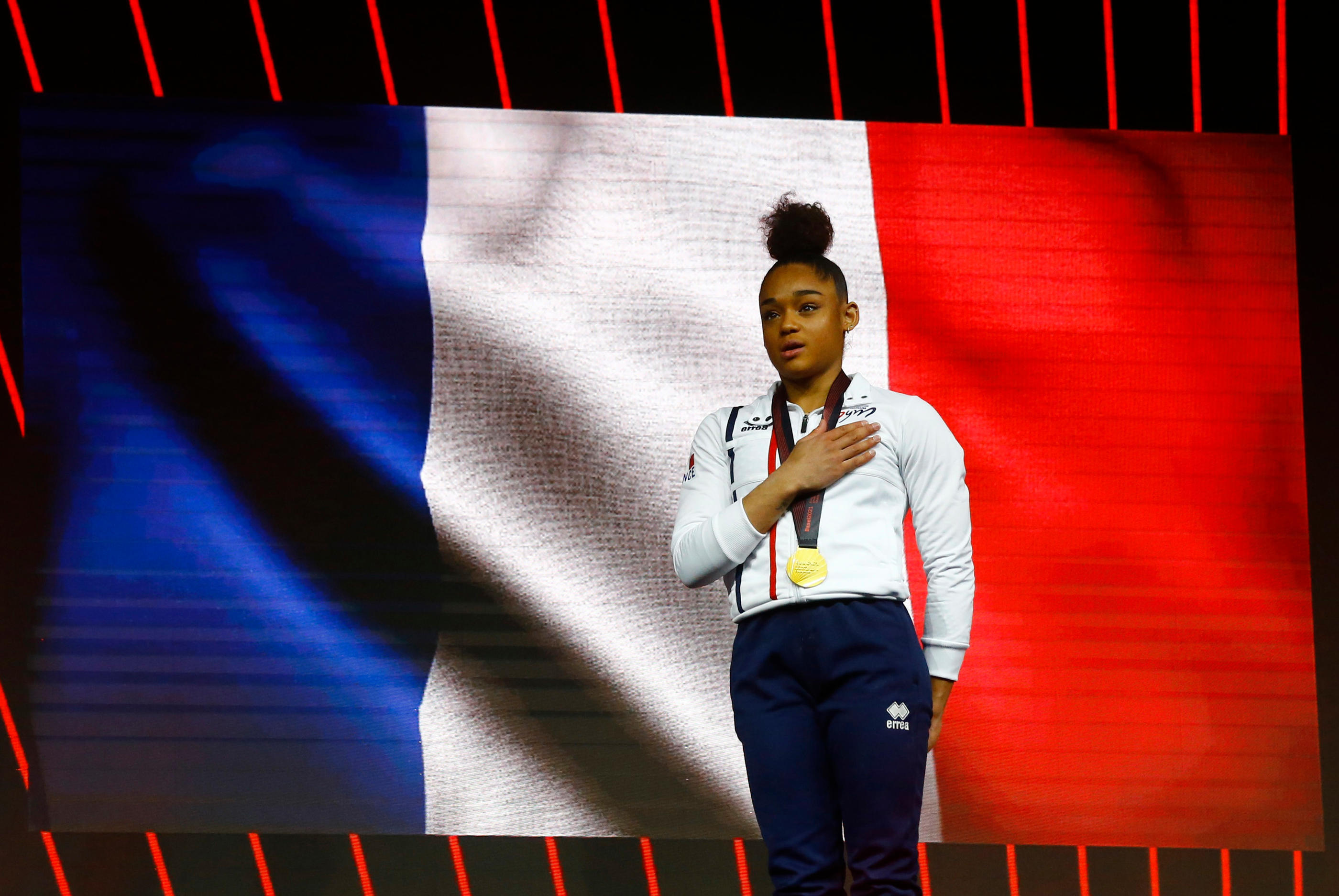 La gymnaste française, Mélanie de Jesus dos Santos, sacrée championne d'Europe en 2021, quitte la France pour s'entraîner aux Etats-Unis. REUTERS/Arnd Wiegmann