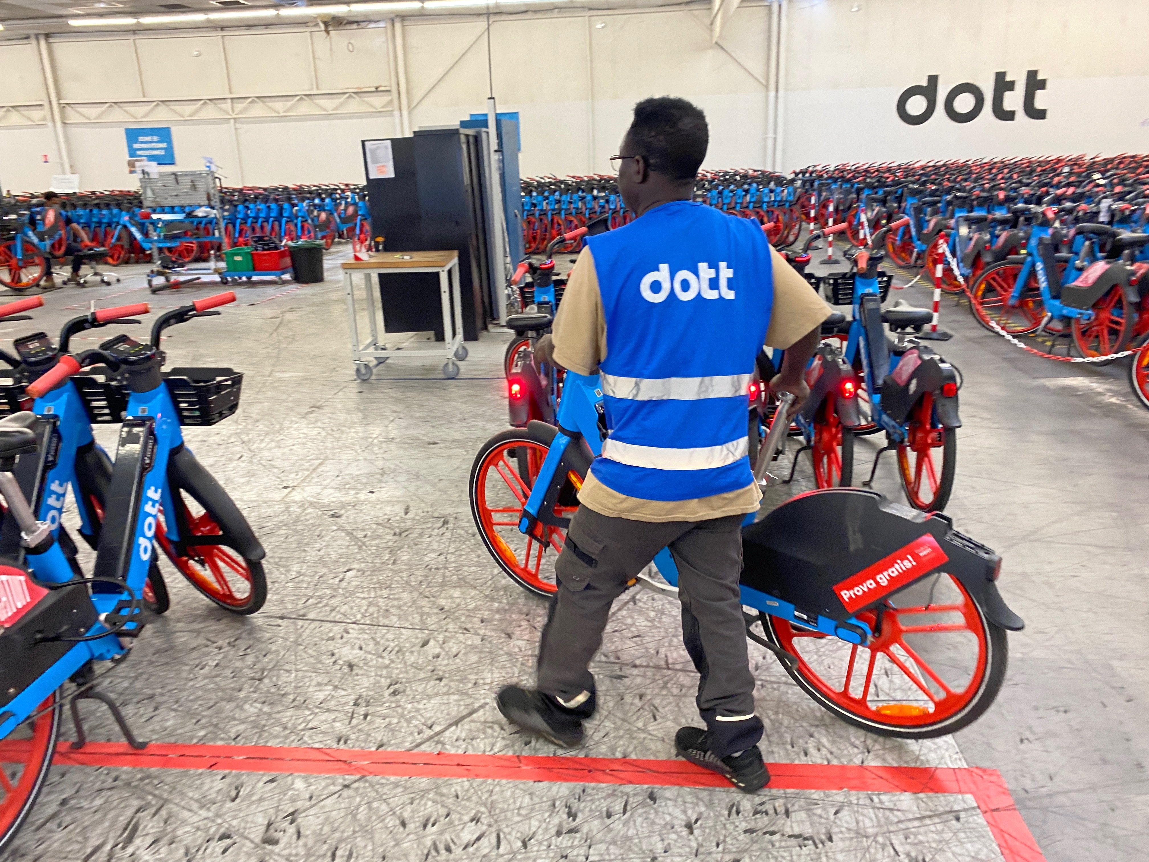 L’opérateur Dott exploite 5000 vélos électriques. Il a dû licencier 50 personnes sur 200 en 2023 à cause de la fin des trottinettes en septembre 2023. LP/Sébastian Compagnon