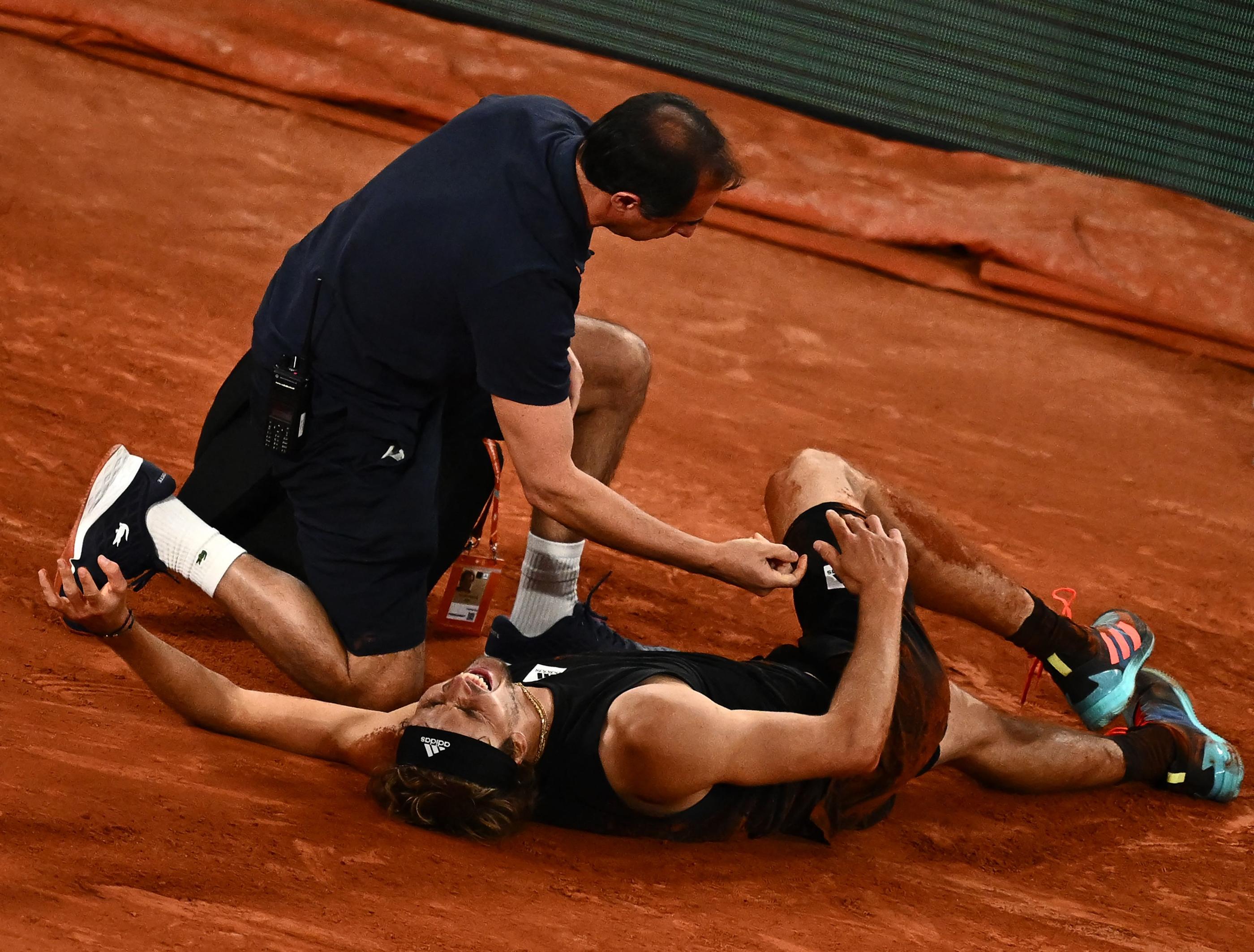 Roland Garros Zverev voque une blessure tr s s rieuse apr s