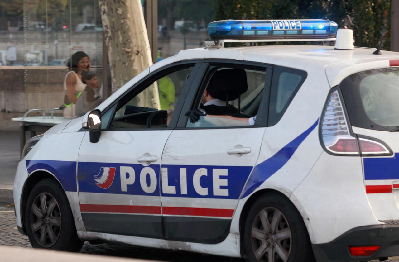 <b></b> Illustration. Les policiers ont repéré les deux voleurs de voiture présumés et les ont suivis avant de les interpeller durant la nuit de mardi à mercredi.