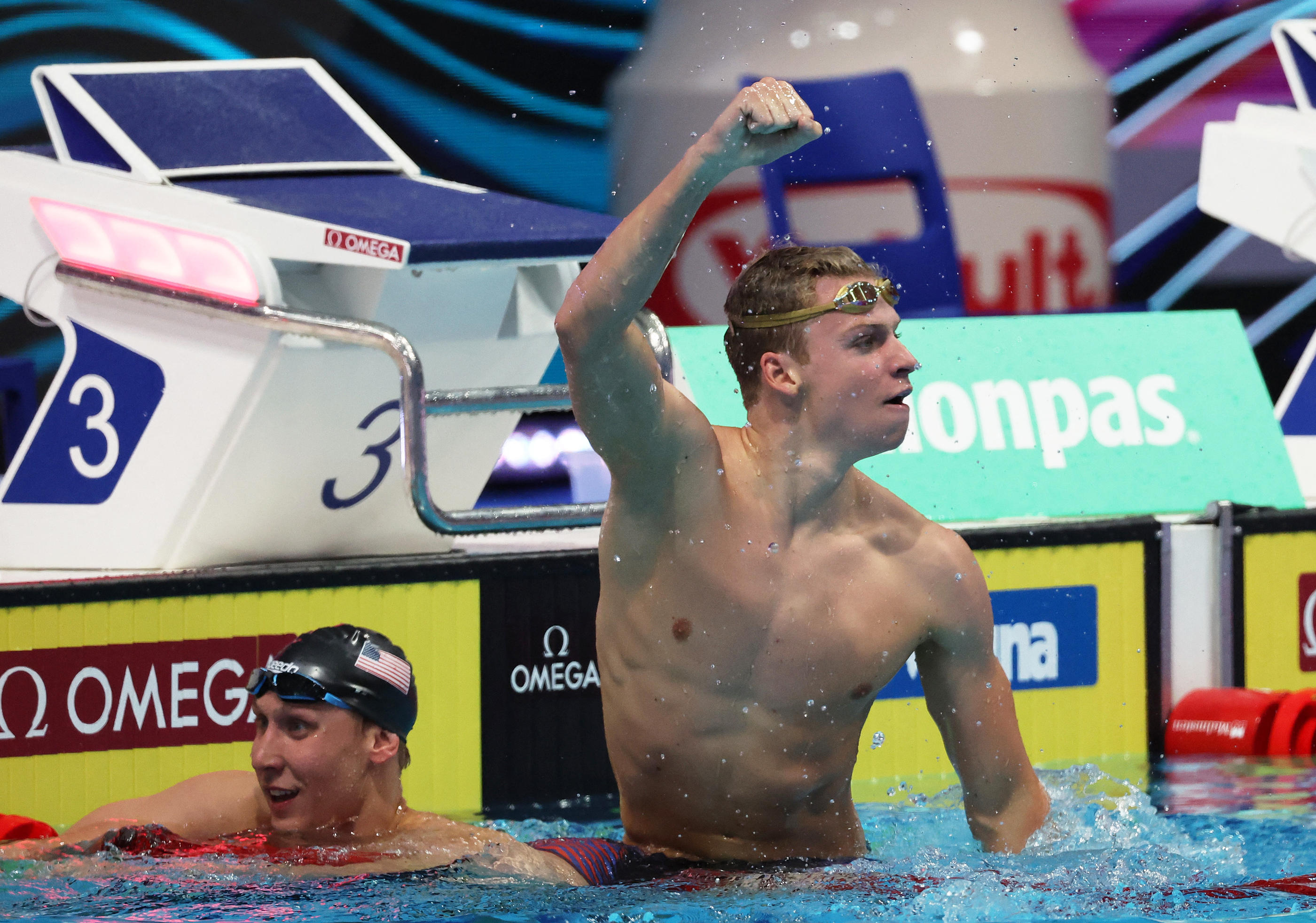 Il ne marche pas sur l'eau, mais presque. Le Français Léon Marchand, 20 ans, a survolé la finale du 400 m 4 nages. Reuters/Antonio Bronic