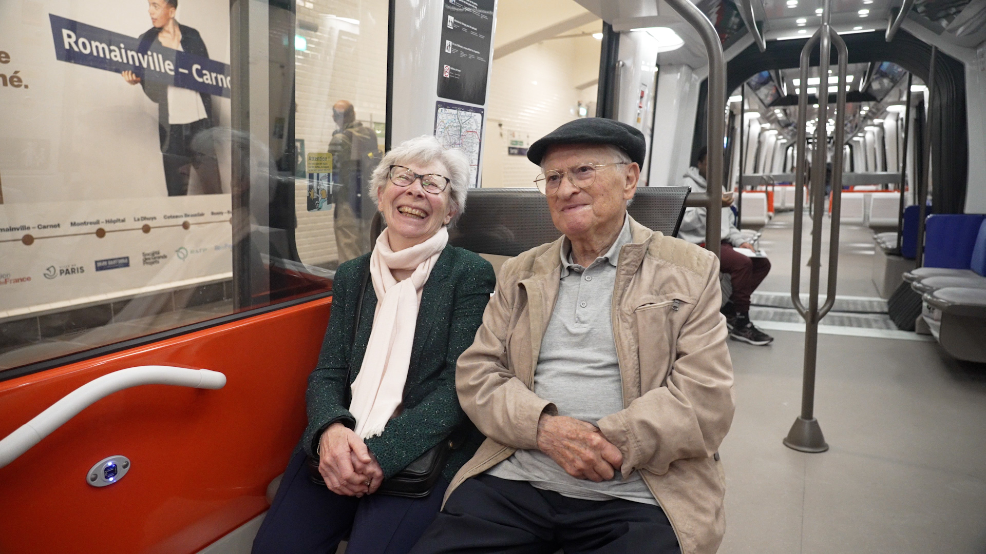 Un couple de retraités de Noisy-le-Sec inaugure le nouveau tronçon de la ligne 11.