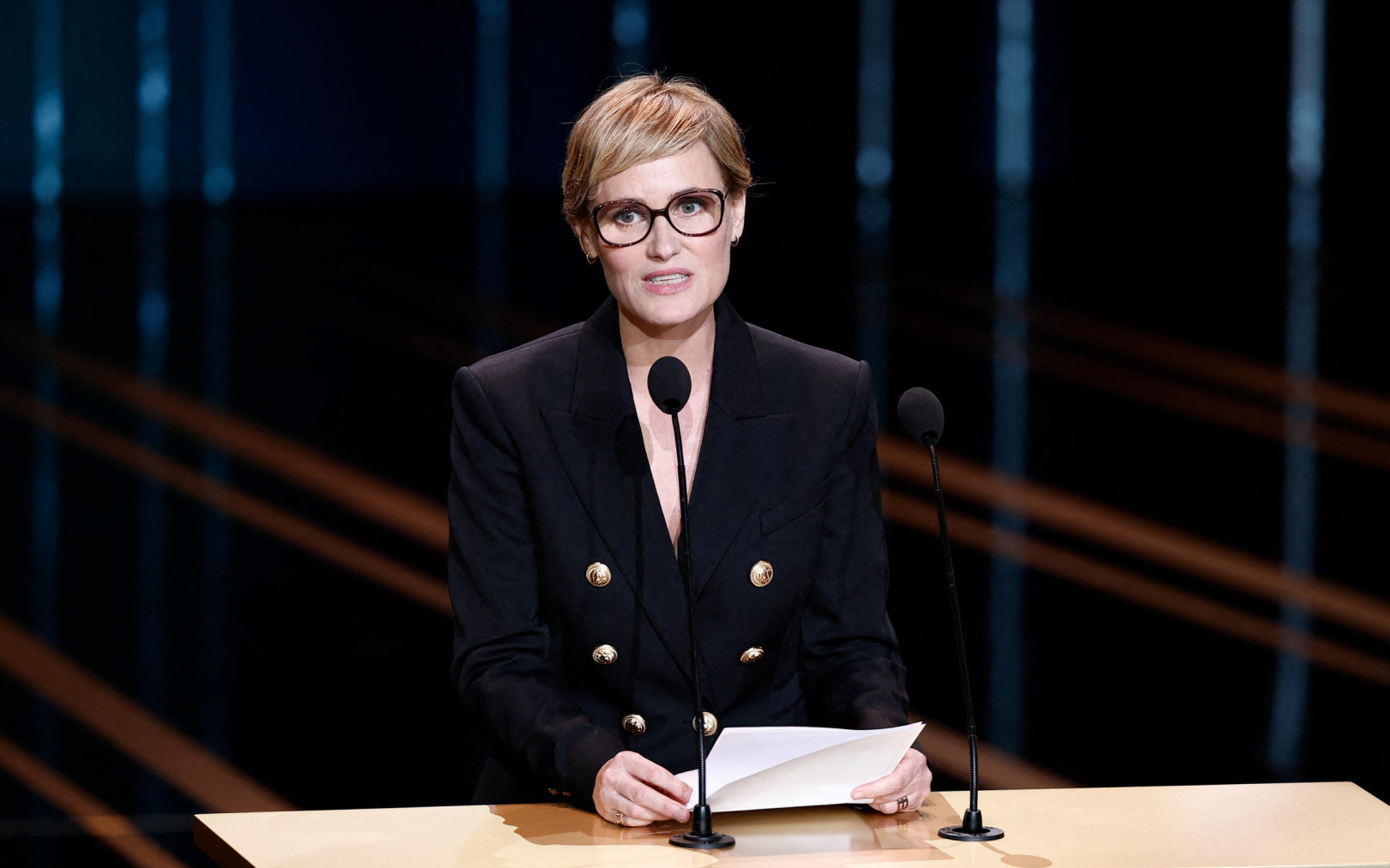 Judith Godrèche a prononcé un discours sur les violences sexuelles dans le cinéma français, devant le public de l’Olympia, à l’occasion de la 49ème cérémonie des César, à Paris, le 23 février. Reuters/Benoit Tessier