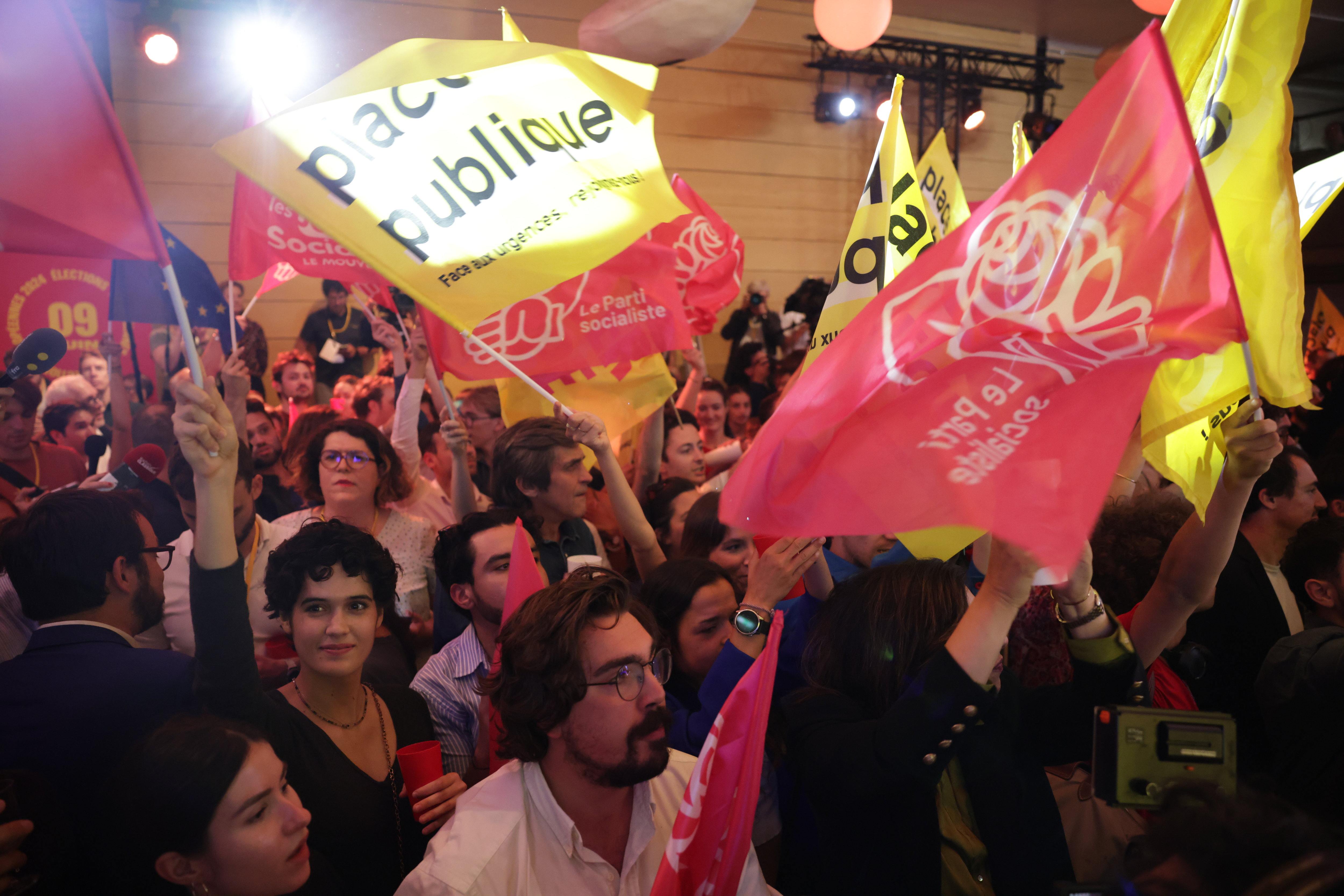 Raphaël Glucksmann arrivé en tête parmi les forces de gauche, les militants PS-Place publique espèrent bien reprendre le leadership de l'union des gauches à LFI. LP/Olivier Arandel