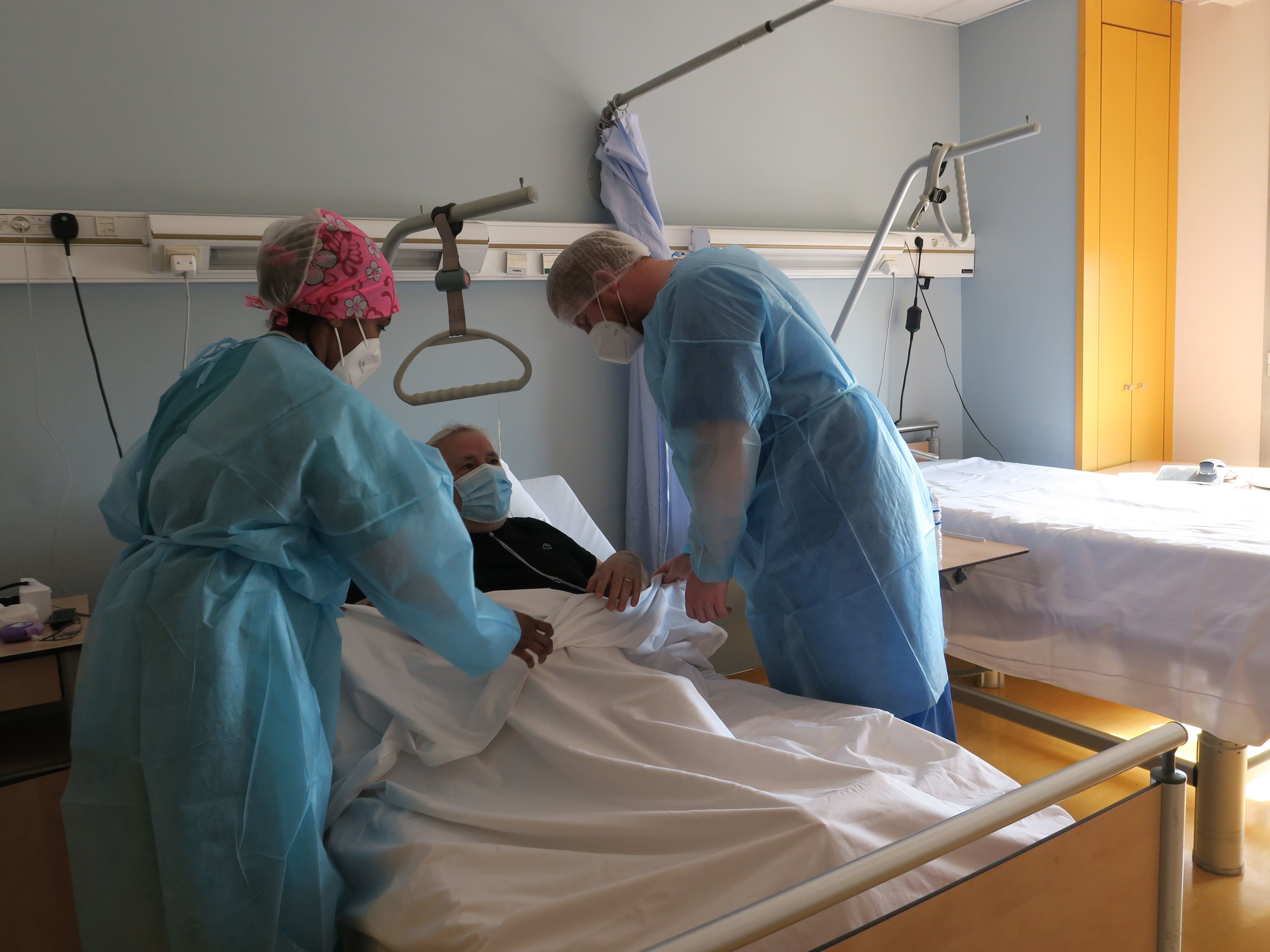 DIRECT. Covid-19 : plus de 30 300 patients hospitalisés ce samedi en France