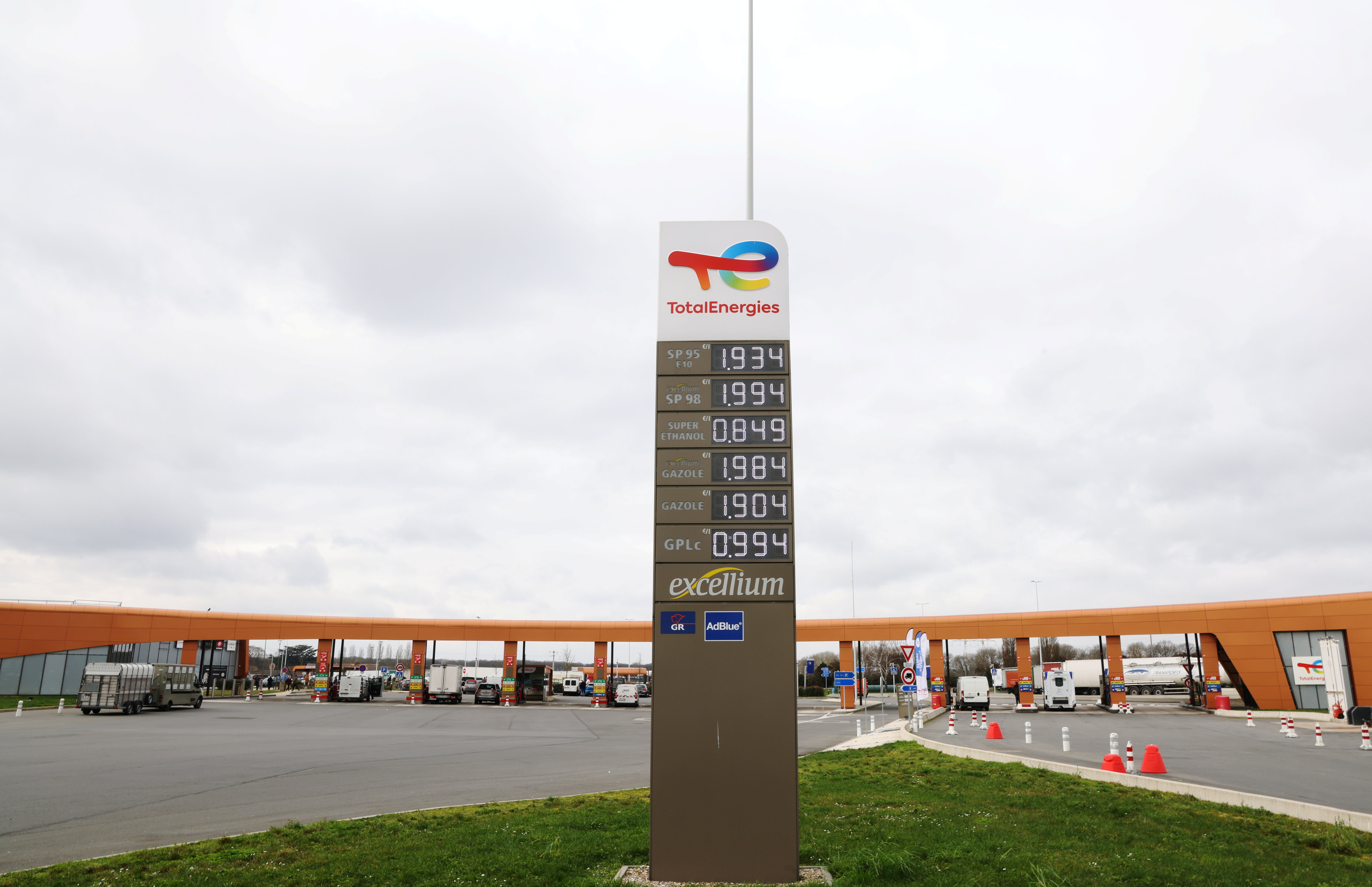 Comment trouver les stations d'essence les moins chères?