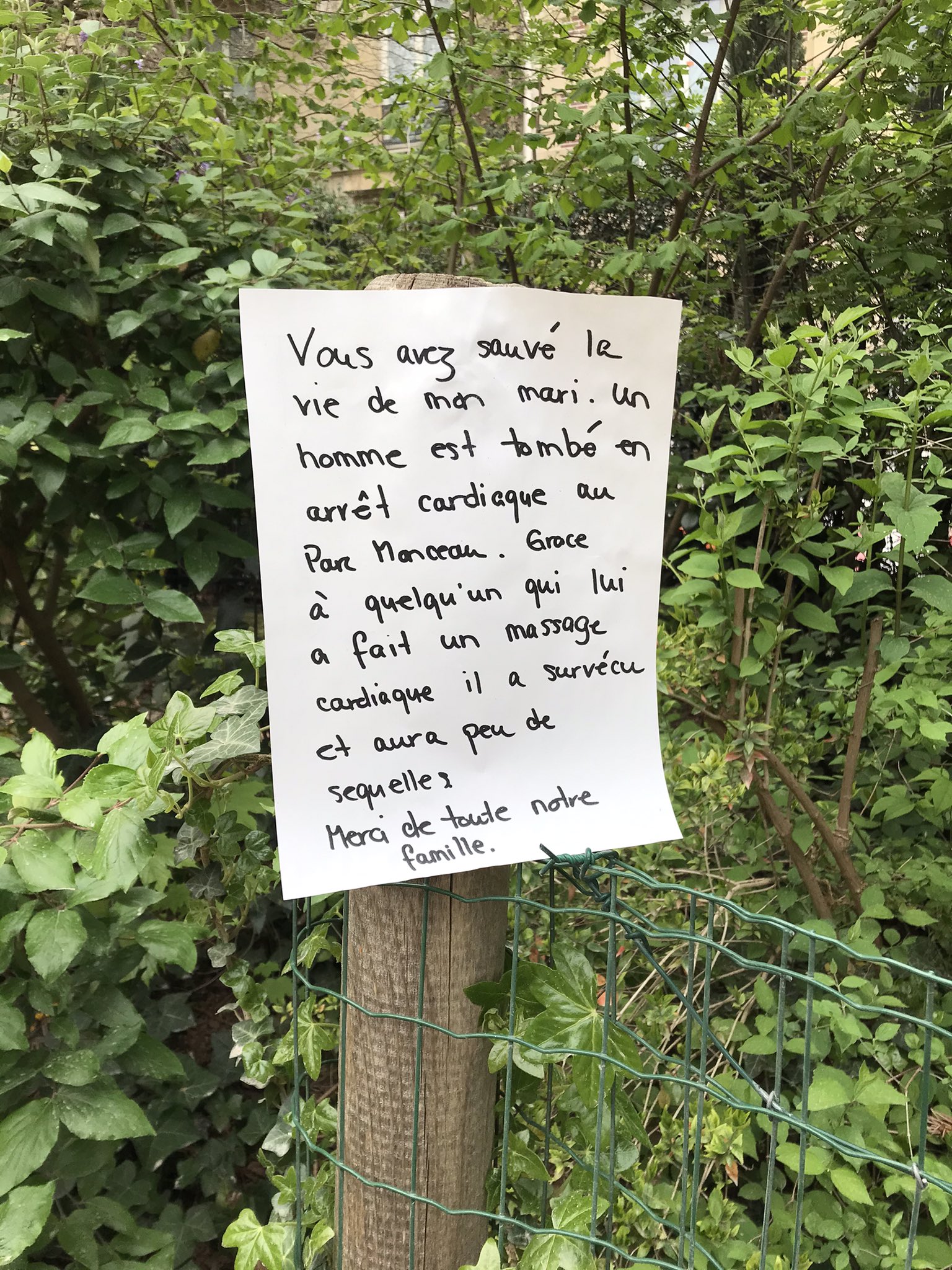 Paris: with her posters, she seeks the one who saved her husband in cardiac arrest at Parc Monceau