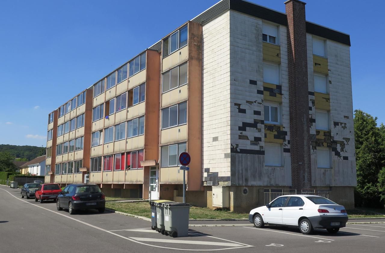 <b></b> Cambronne-lès-Ribécourt, jeudi. Le bâtiment, construit dans les années 70, doit être intégralement rénové. 