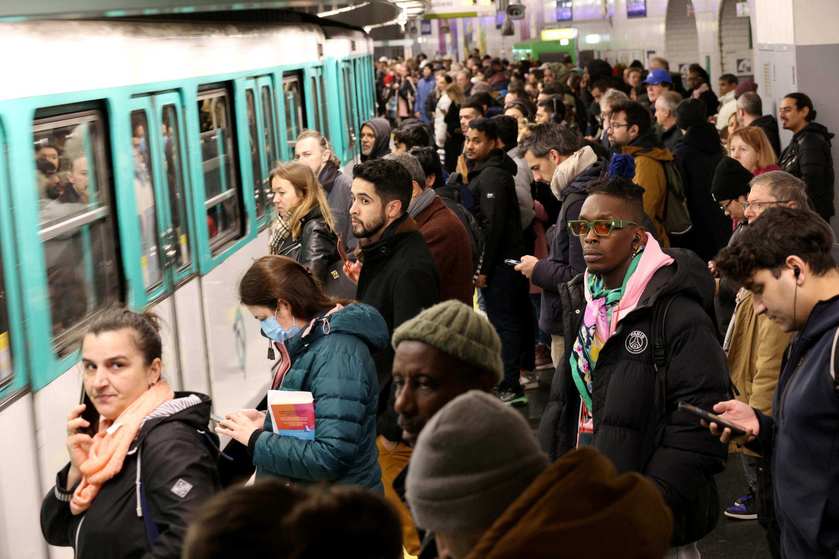 Valérie Pécresse souhaite éviter les arrêts de rames dans le métro pour cause de malaises voyageurs. LP/Delphine Goldsztejn