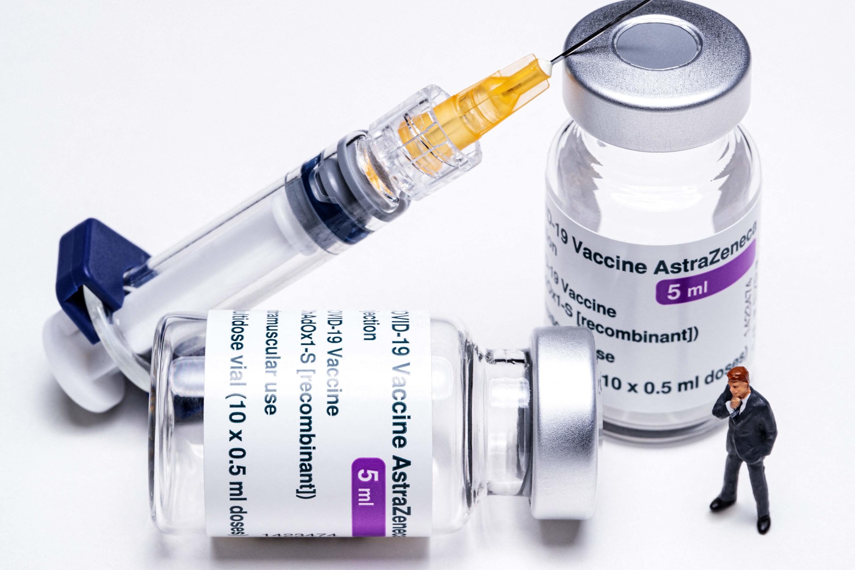 Vaccins AstraZeneca et Janssen : pourquoi la France risque d’avoir trop de doses en stock