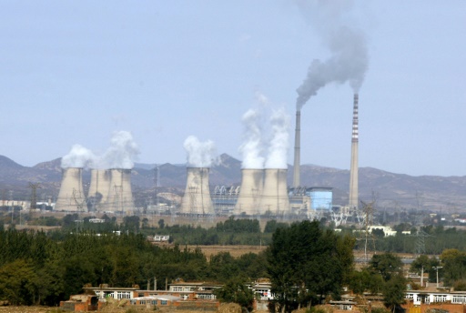 La quasi-totalité des ONG redoutent que le captage et le stockage de CO2 ne soient qu'un moyen pour les grosses industries polluantes de continuer à exploiter les énergies fossiles. AFP/STR