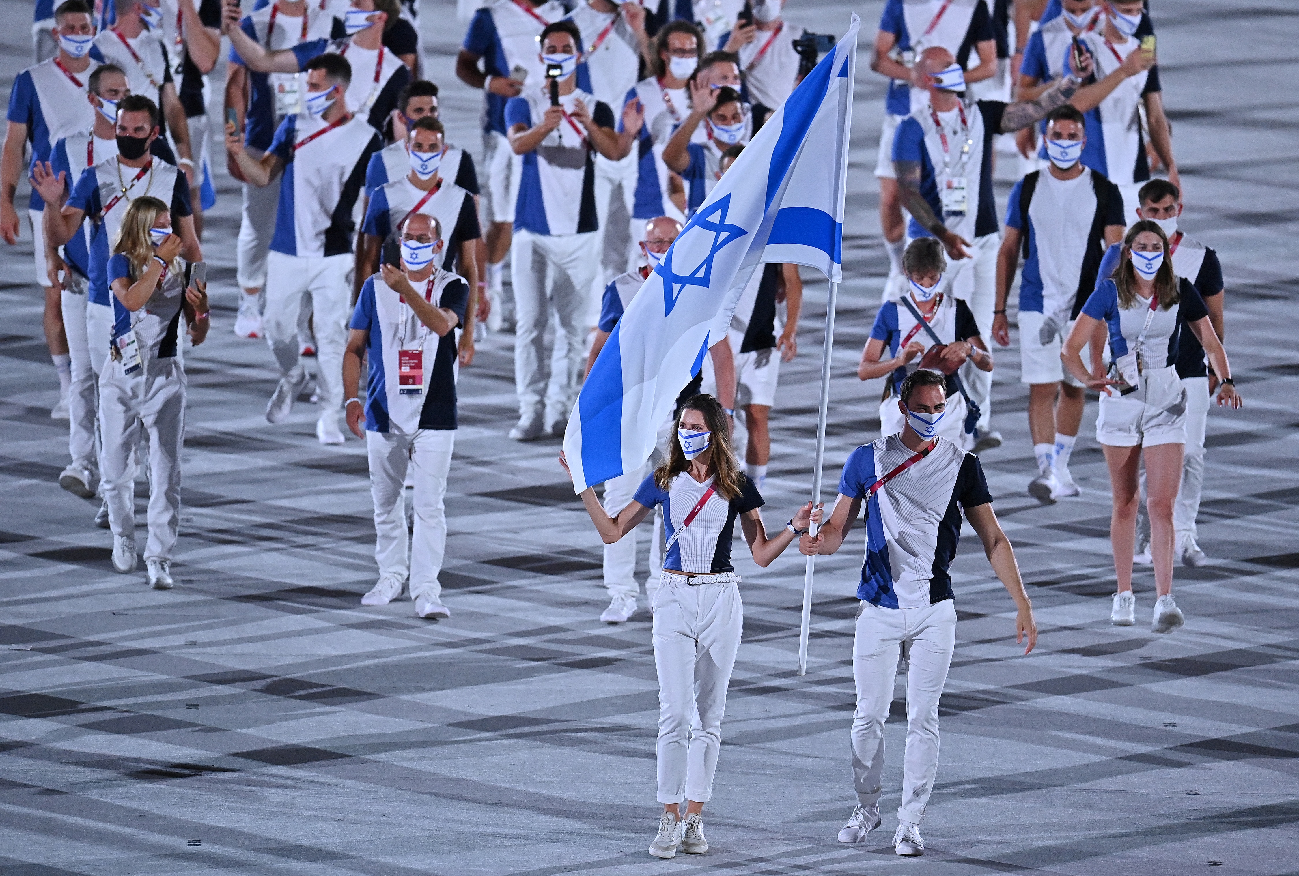 Pour le JO de Paris, la délégation israélienne, ici aux Jeux olympiques de Tokyo en 2021 lors de la cérémonie d'ouverture, comptera entre 80 et 90 membres. AFP/Ben Stansall