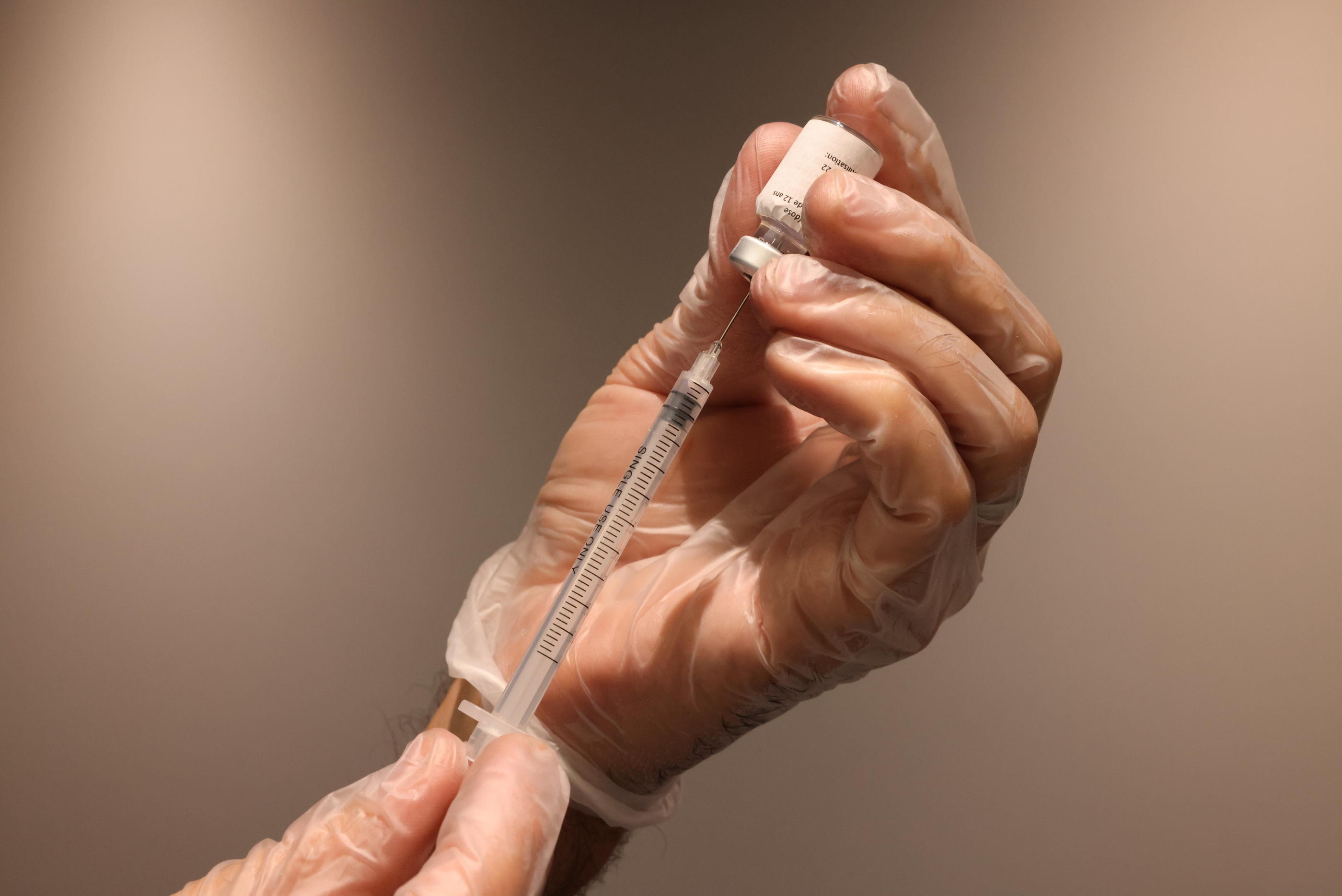 Une nouvelle dose de vaccin contre le Covid-19 est recommandée pour les personnes les plus fragiles (Illustration). LP/Olivier Lajeune