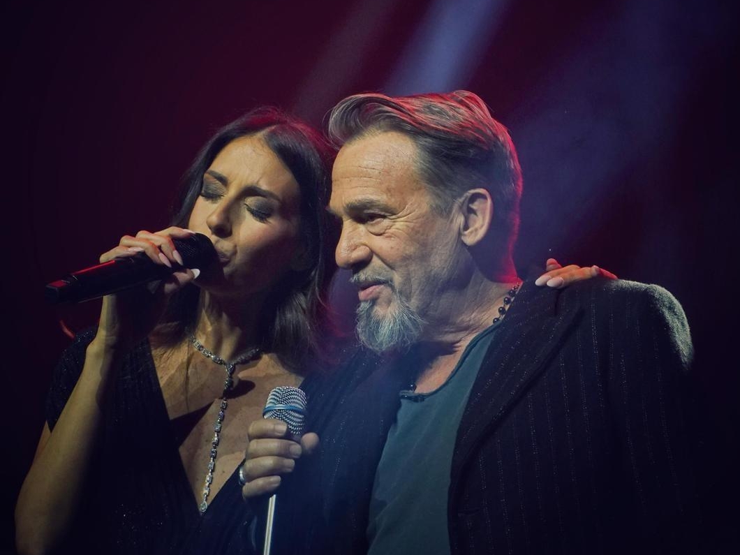 Florent Pagny de retour sur scène à l'Olympia au premier concert parisien  de la star libanaise Hiba Tawaji - Le Parisien