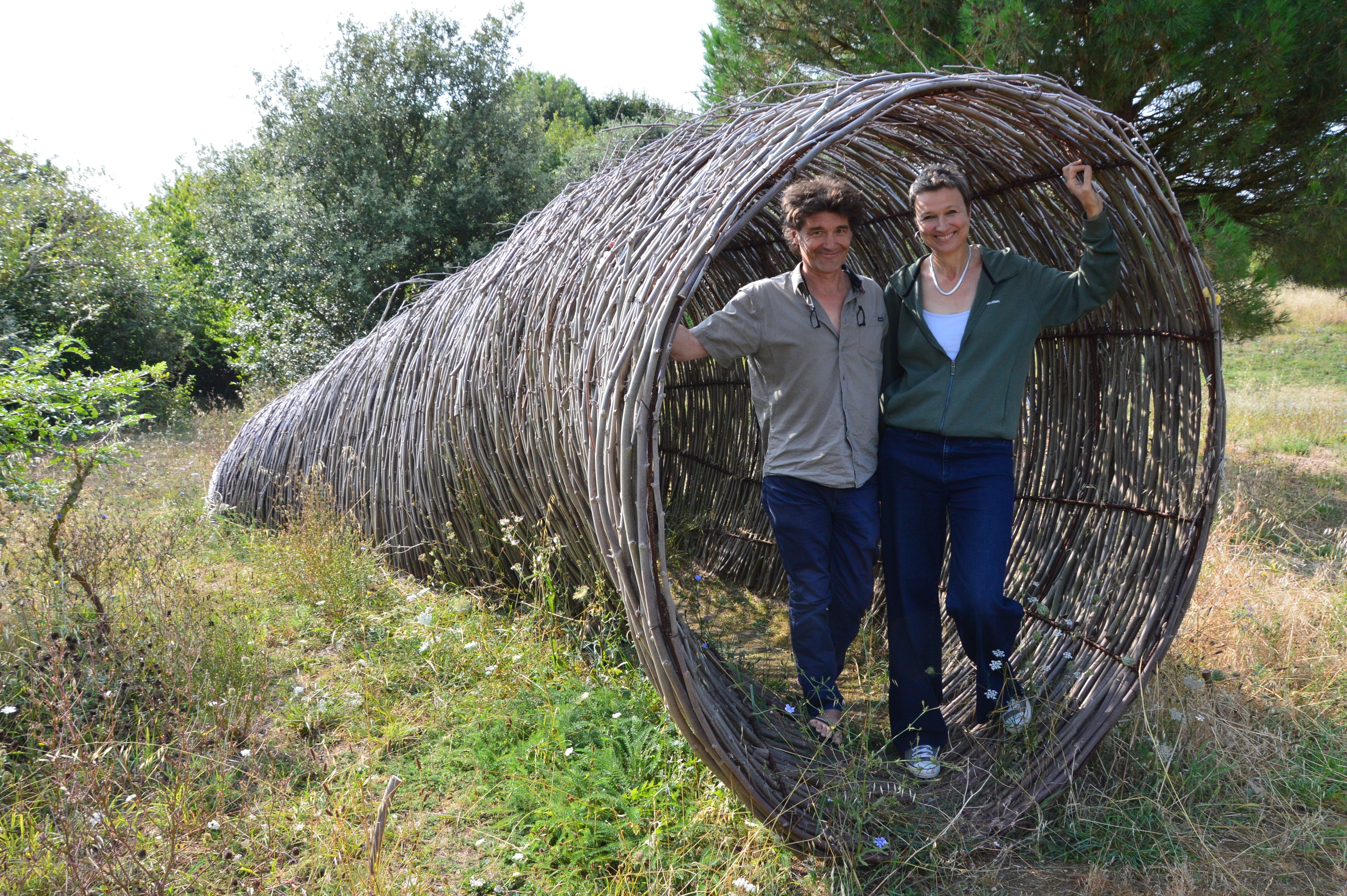 Emmanuel Faivre et Birgit Mollemeier sont à l’origine de deux sculptures connectées, construites à La Rochelle avec l’aide des habitants à l’occasion d’ateliers de médiation. LP/Amélia Blanchot