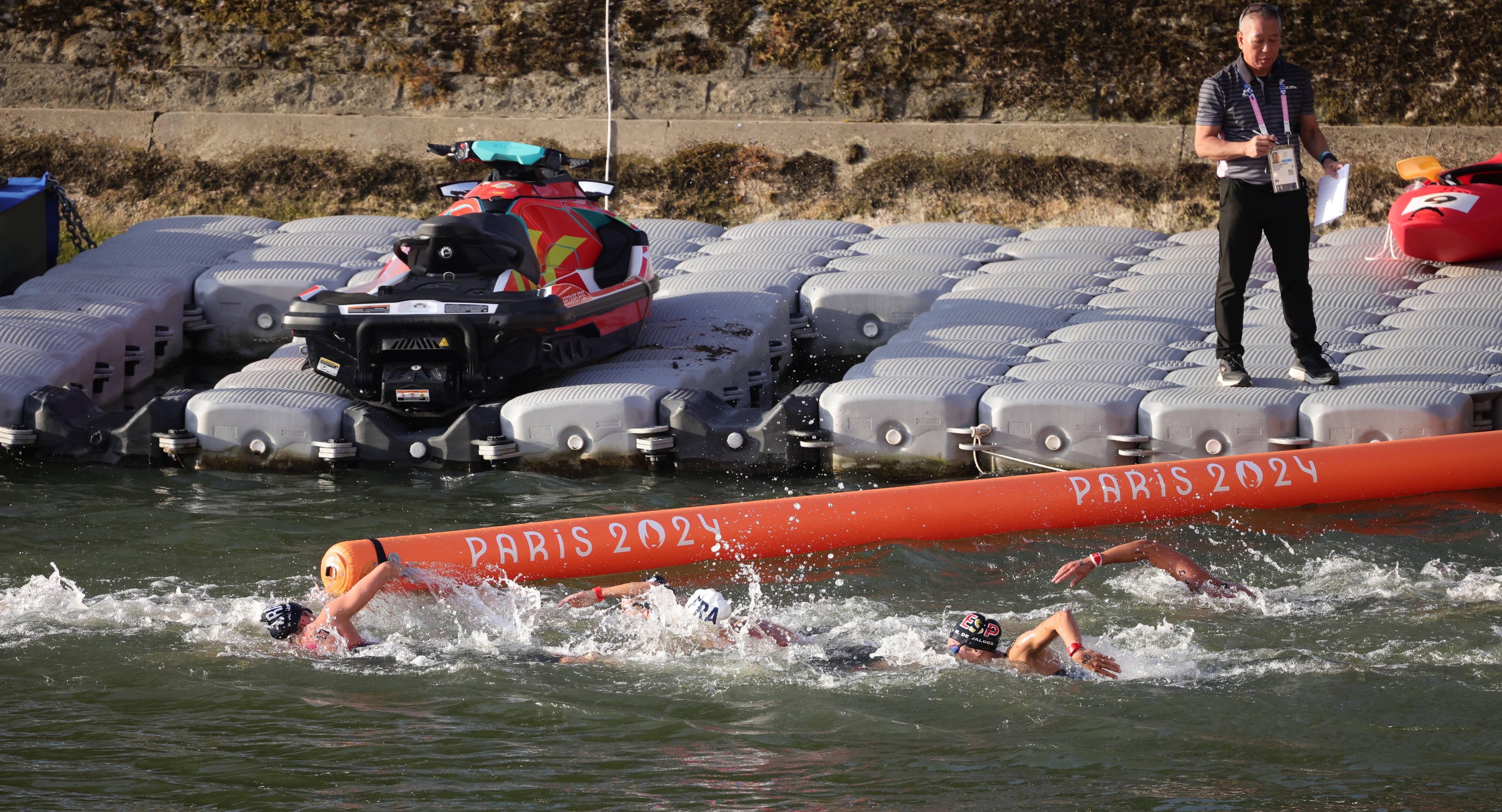 Paris, ce 8 août 2024. L'épreuve féminine de natation marathon s'est tenue ce jeudi dans la Seine. LP/Olivier Arandel