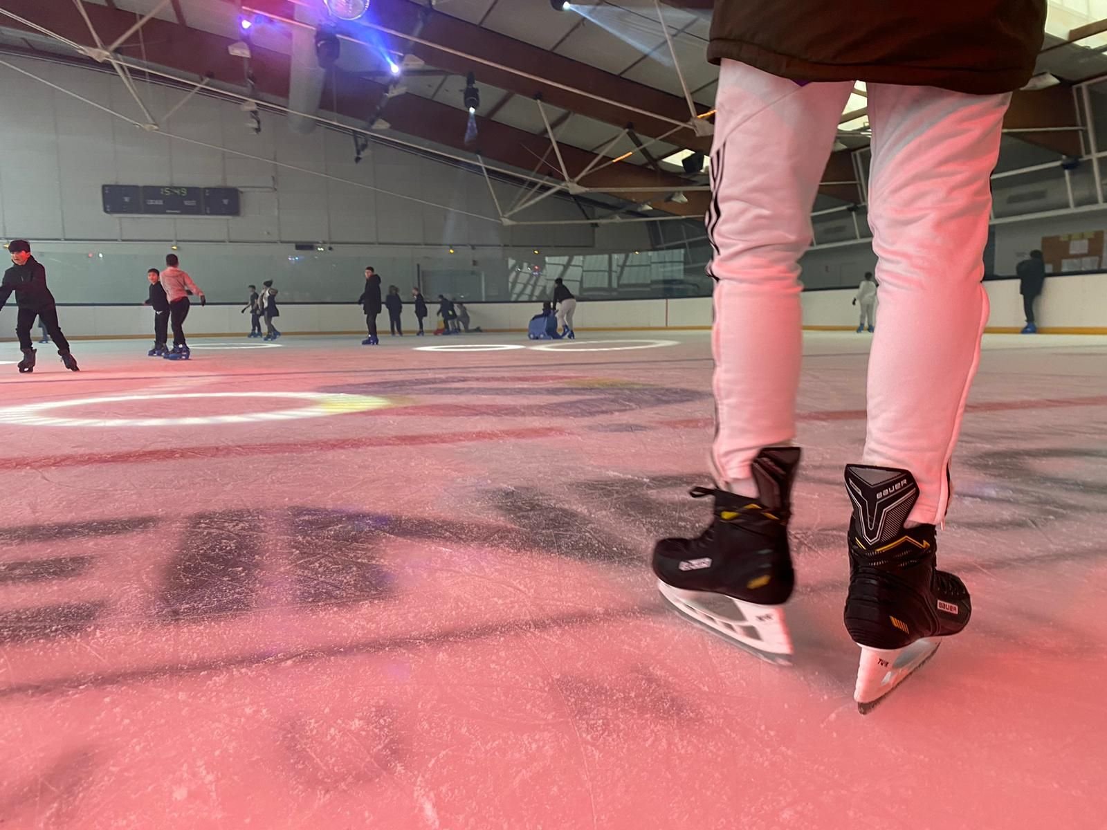 Mantes-la-Jolie (Yvelines), le 13 décembre. La seule patinoire des Yvelines, située au Val-Fourré, a accueilli 52 685 visiteurs la saison dernière. LP/Mathilde Debarre