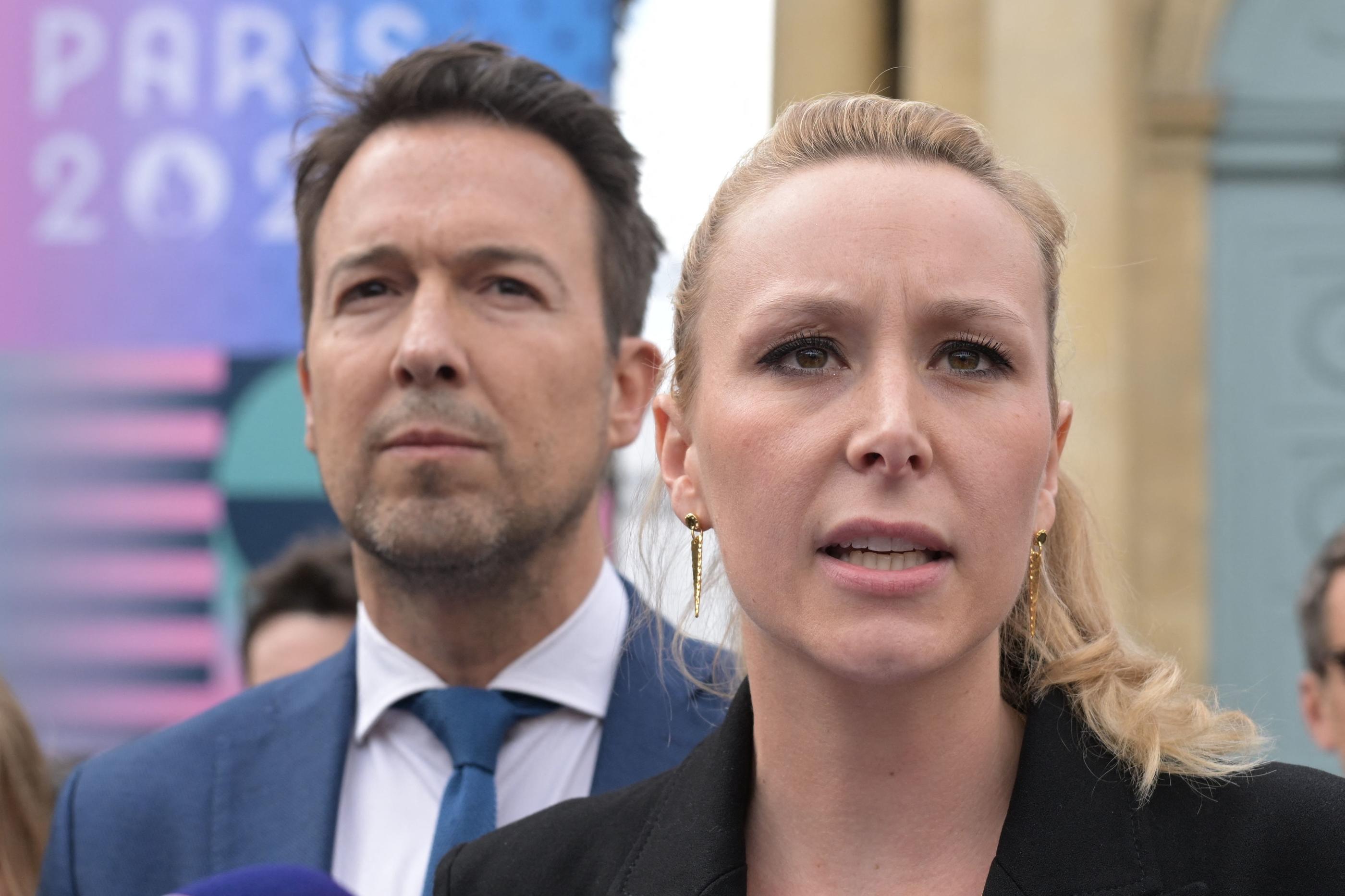 Marion Maréchal et Guillaume Peltier ce mercredi devant l'Assemblé nationale. AFP/Bertrand GUAY