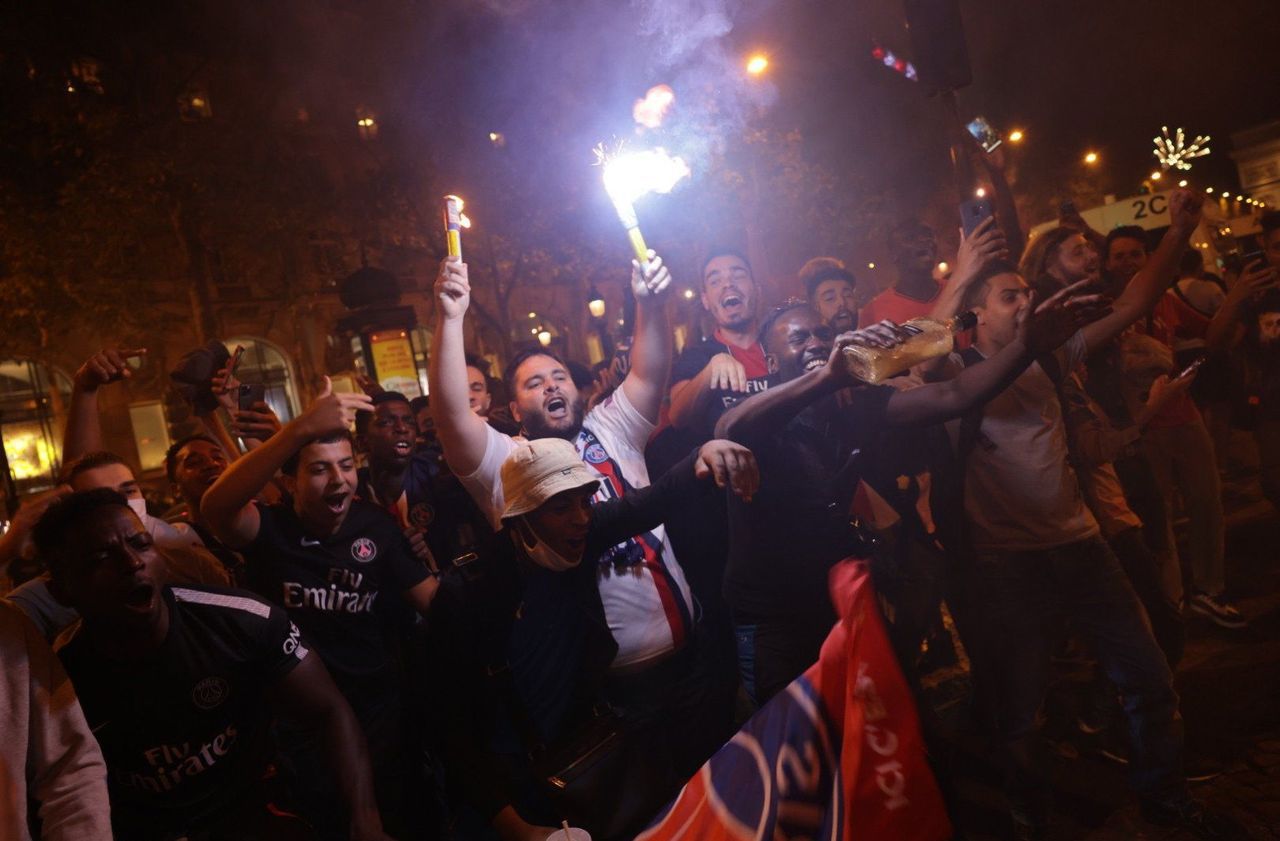<b></b> Des supporters du PSG le 18 août 2020, à l’issue de la demi-finale.
