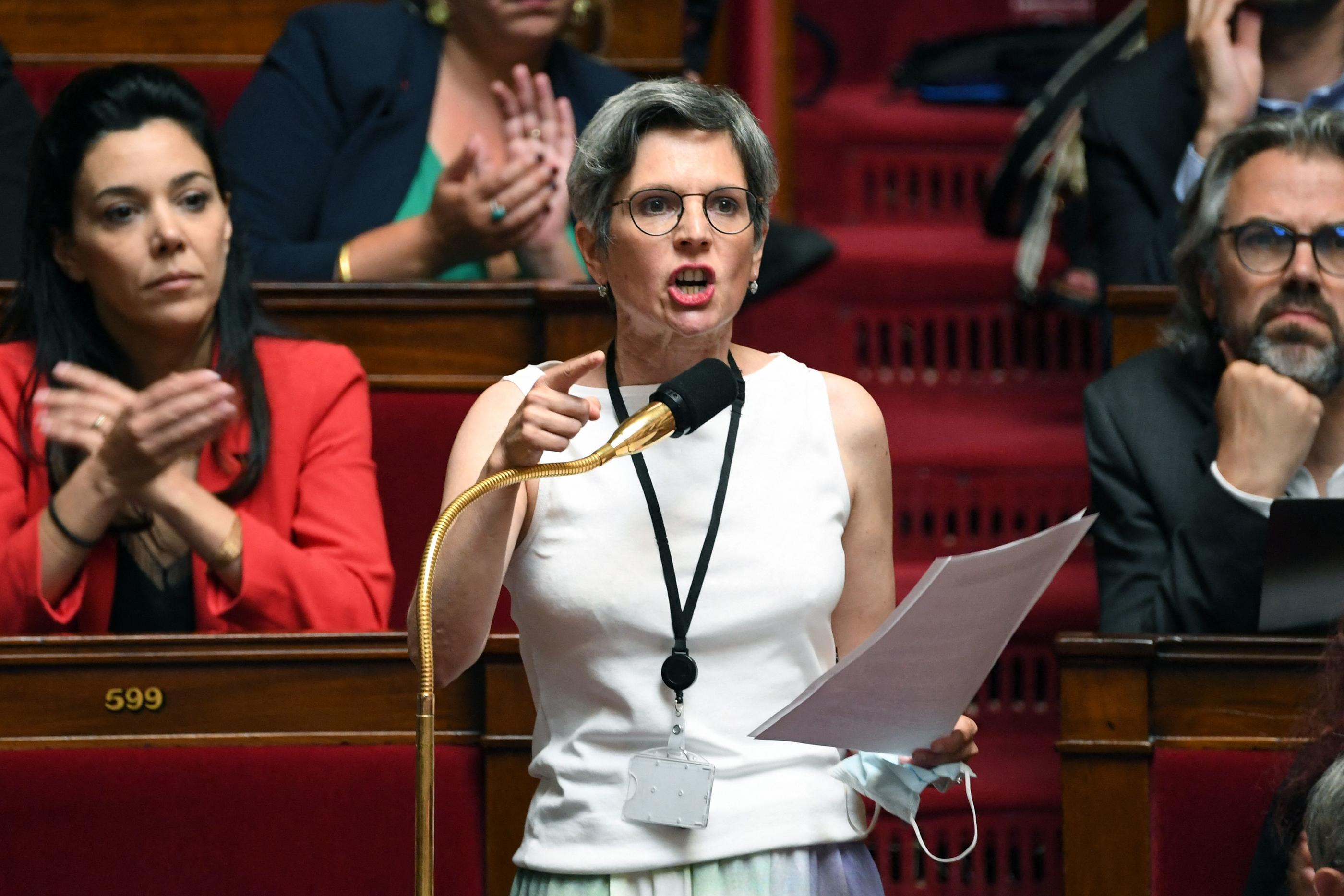 Palais-Bourbon, le 12 juillet. Sandrine Rousseau, la députée de la 9e circonscription de Paris, lors d'une séance de questions au gouvernement. AFP/Bertrand Guay