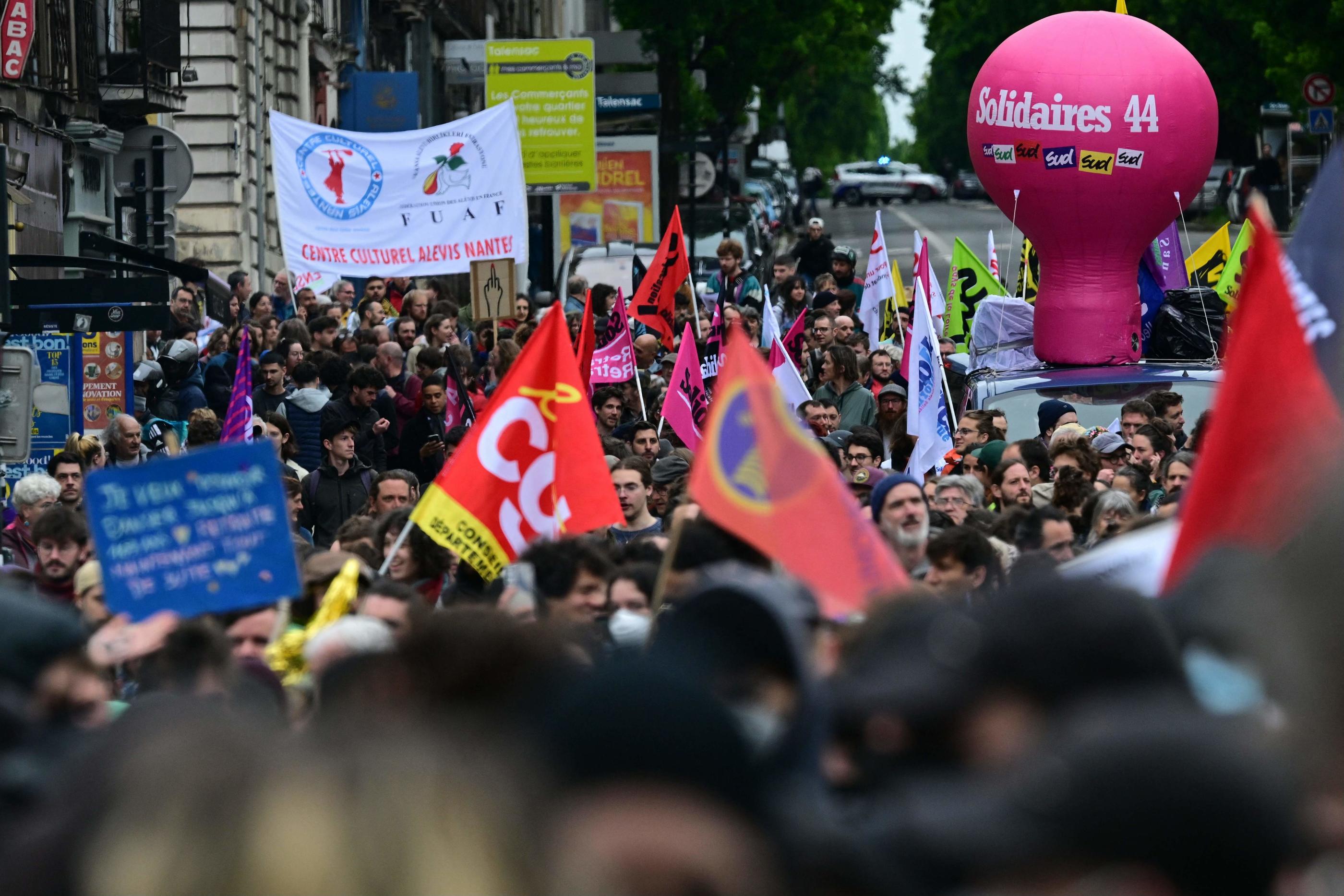 Des heurts ont éclaté ce mercredi en marge de la manifestation pour le 1er Mai à Nantes. AFP/LOIC VENANCE