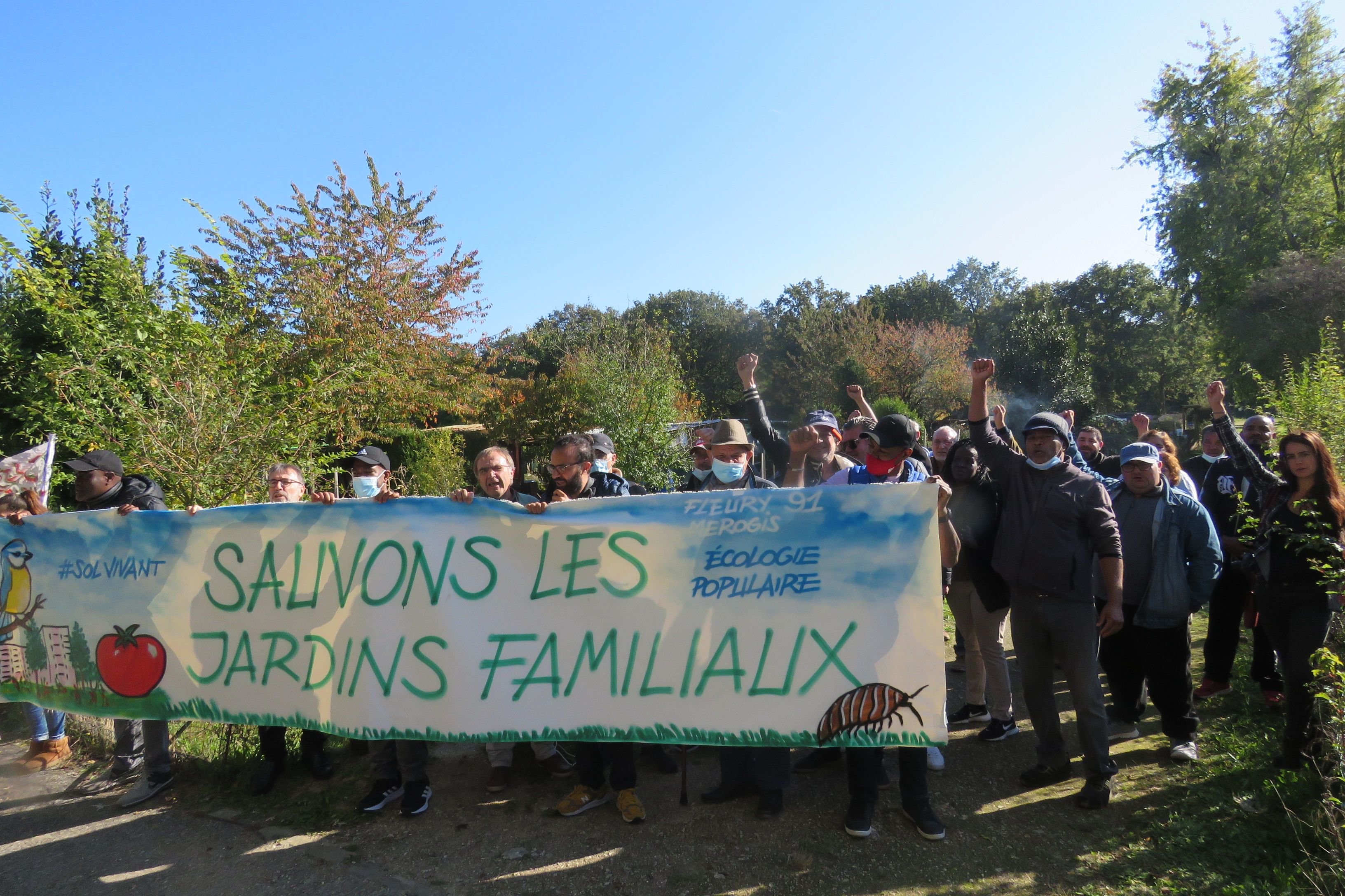Fleury-Mérogis (Essonne), octobre 2021. Le collectif « Oui au collège mais pas sur les jardins » ne veut pas voir disparaître les jardins familiaux du Bois des Chaqueux. LP/Nolwenn Cosson